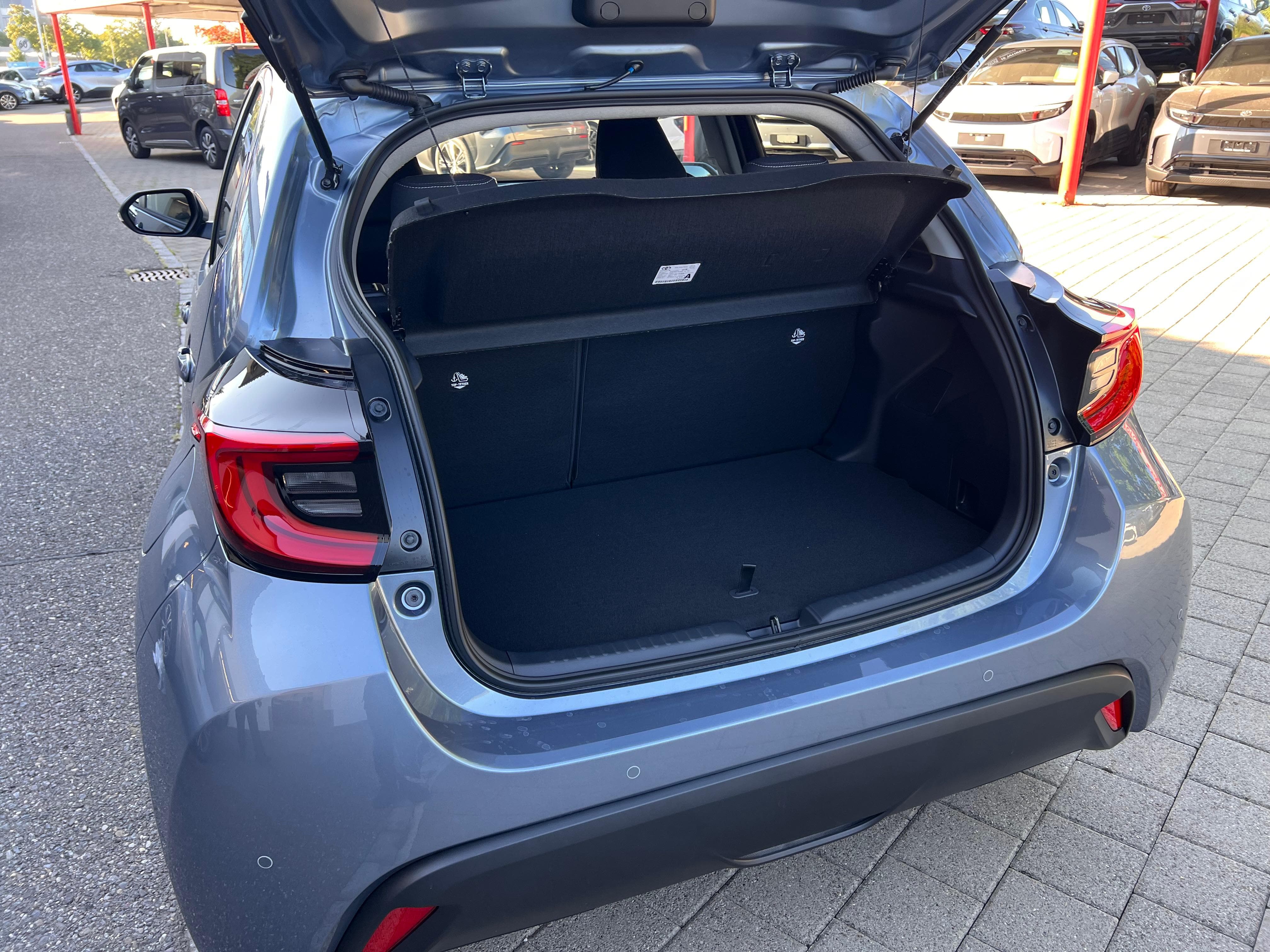 TOYOTA Yaris 1.5 VVT-i HSD Trend - Bild 7