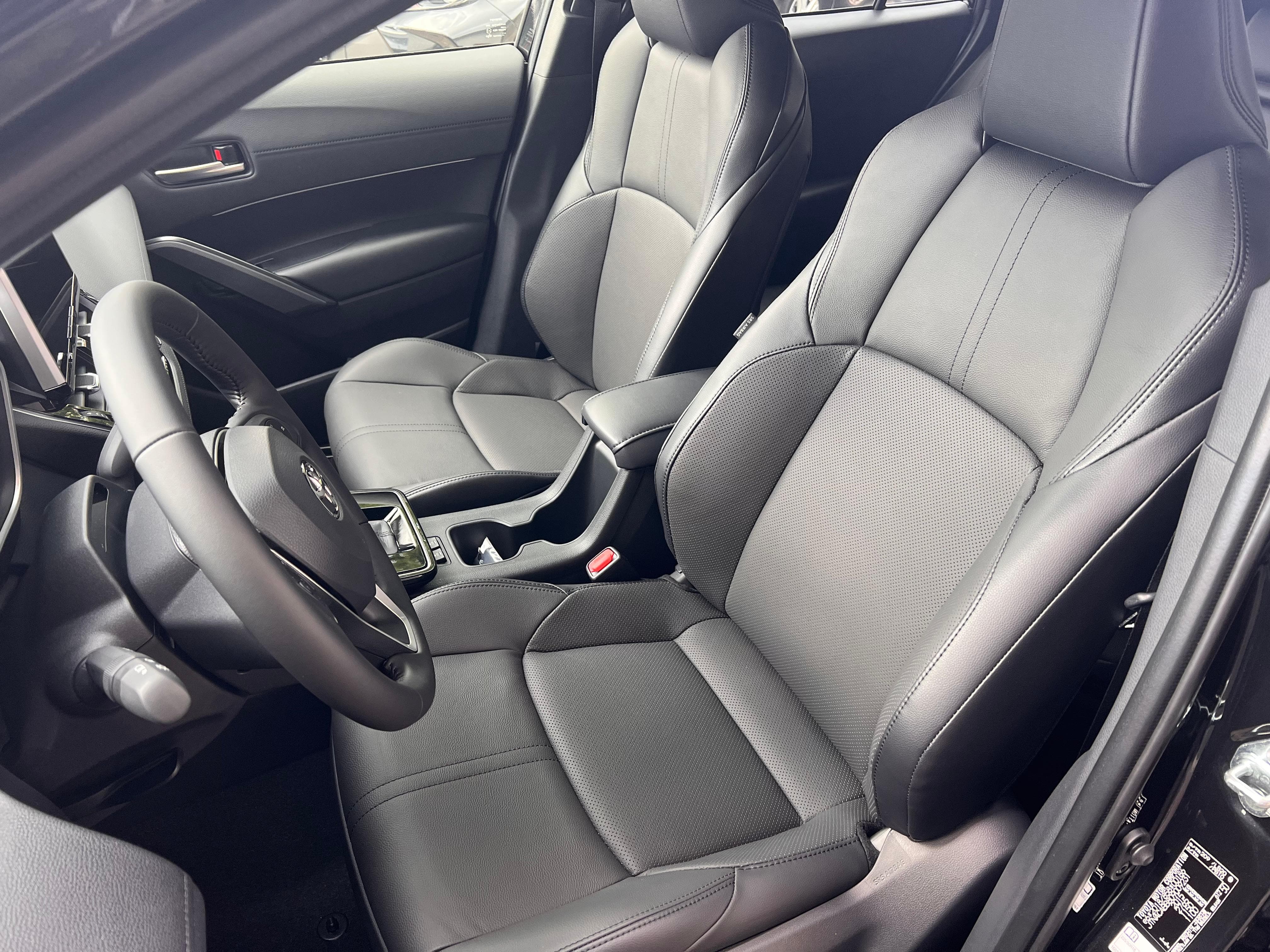 TOYOTA Corolla Cross 2.0 HSD Premium AWD-i - Bild 10