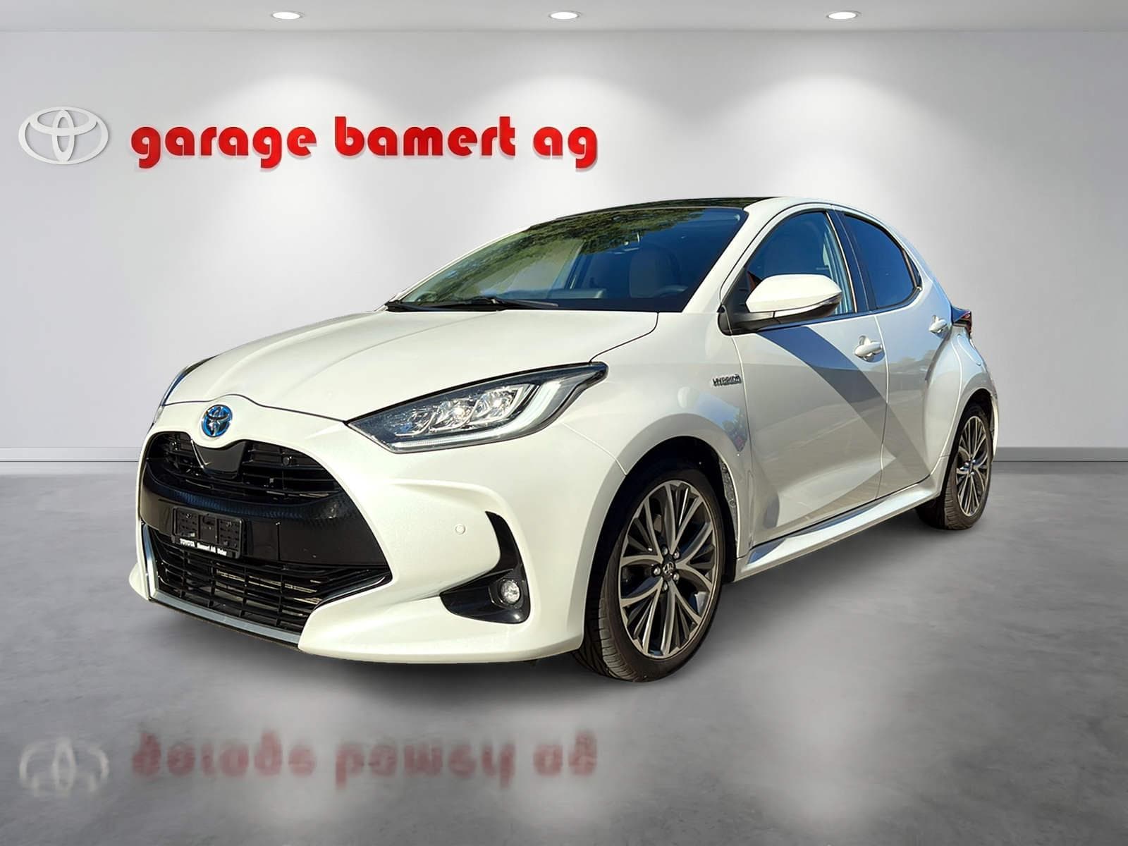 TOYOTA Yaris 1.5 VVT-i HSD Premium - Bild 1