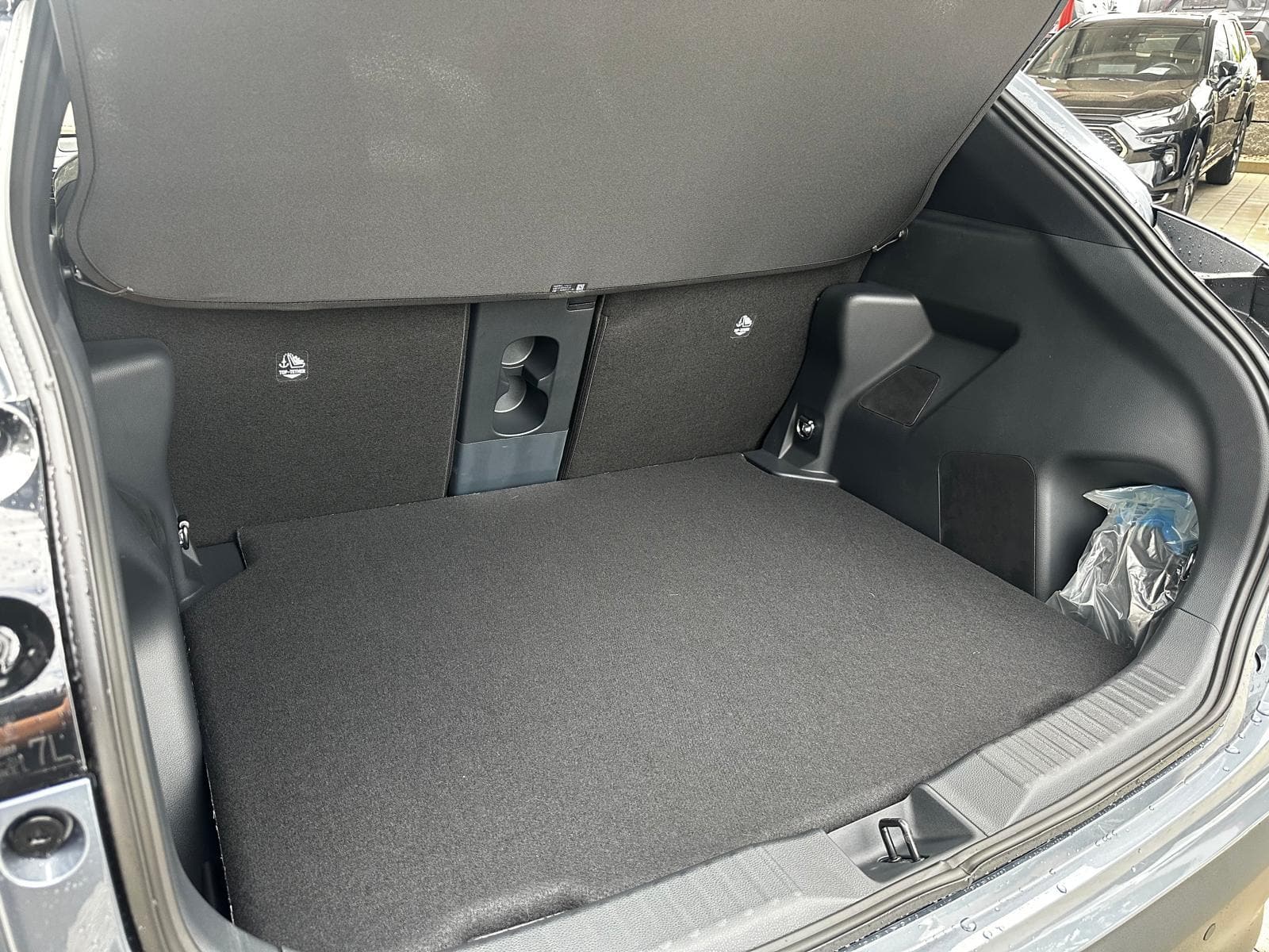 TOYOTA Yaris Cross 1.5 VVT-i HSD Premium AWD-i - Bild 7