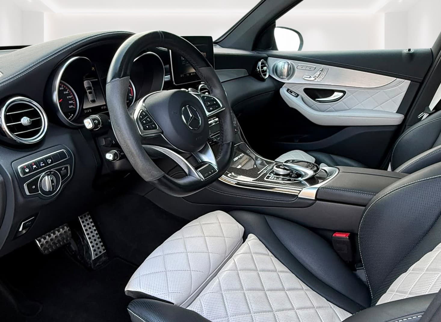 MERCEDES-BENZ GLC Coupé 63 S AMG 4Matic+ 9G-Tronic, CH-Auto inkl. Service & Garantie! - Bild 11
