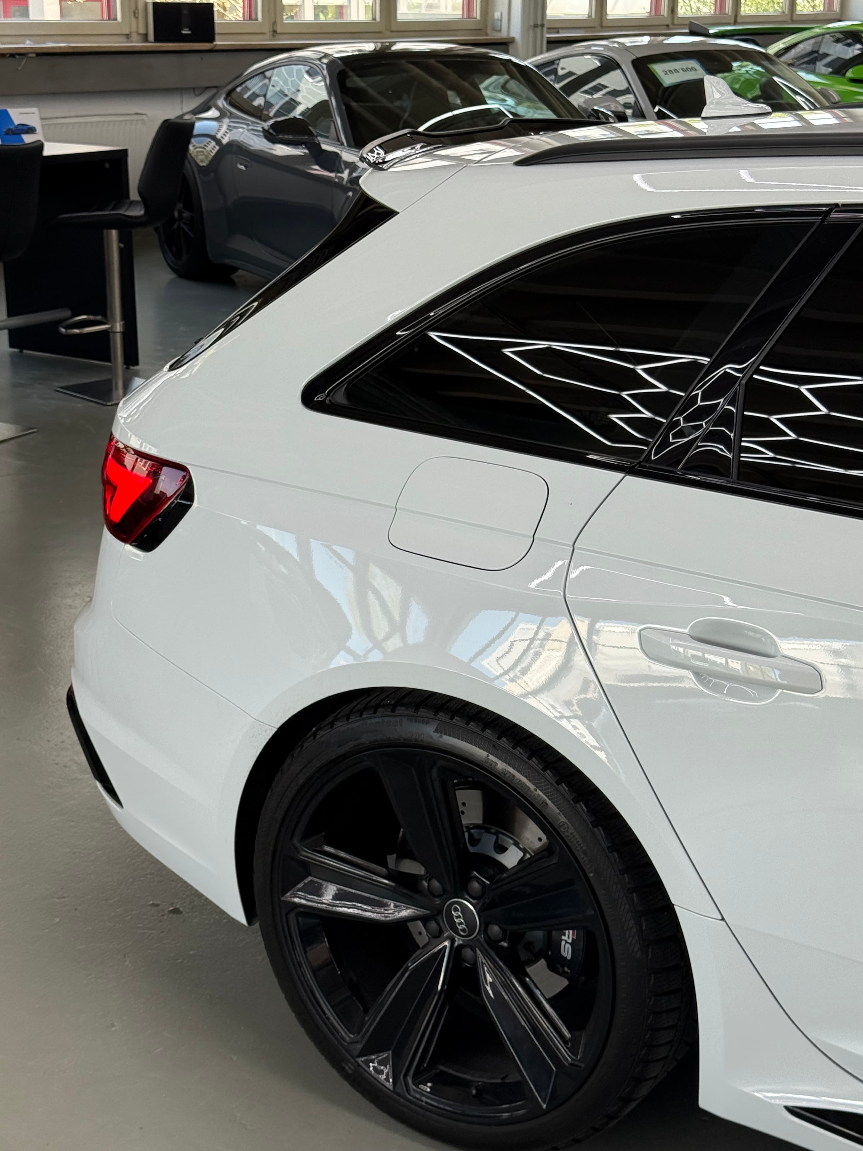 AUDI RS4 Avant 2.9 TFSI quattro tiptronic / CH Auto / 8-fach - Bild 9