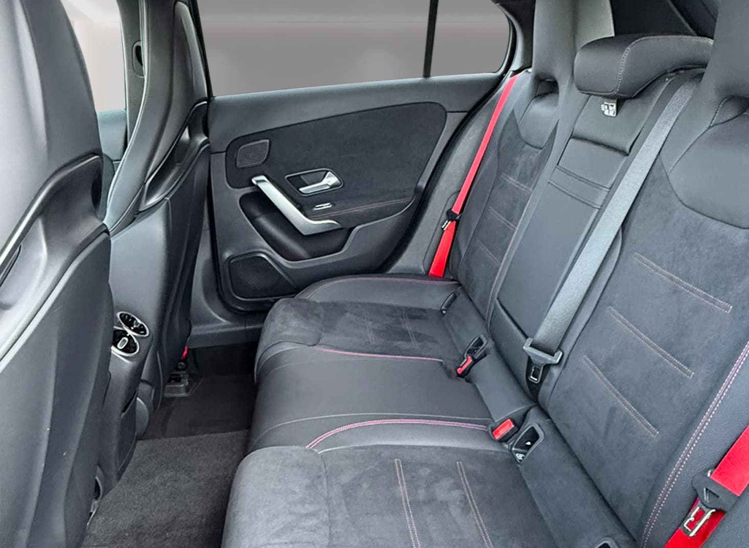 MERCEDES-BENZ A 35 AMG 4Matic Speedshift inkl. Garantie - Bild 18