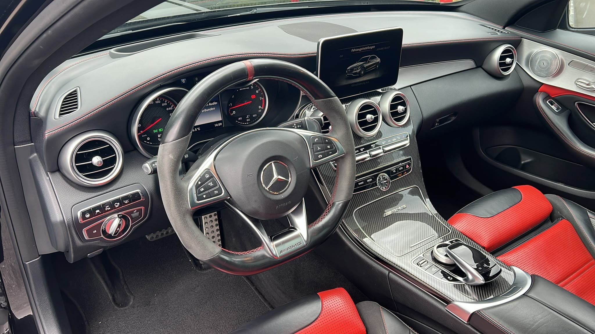 MERCEDES-BENZ C 63 S AMG Speedshift - Bild 10