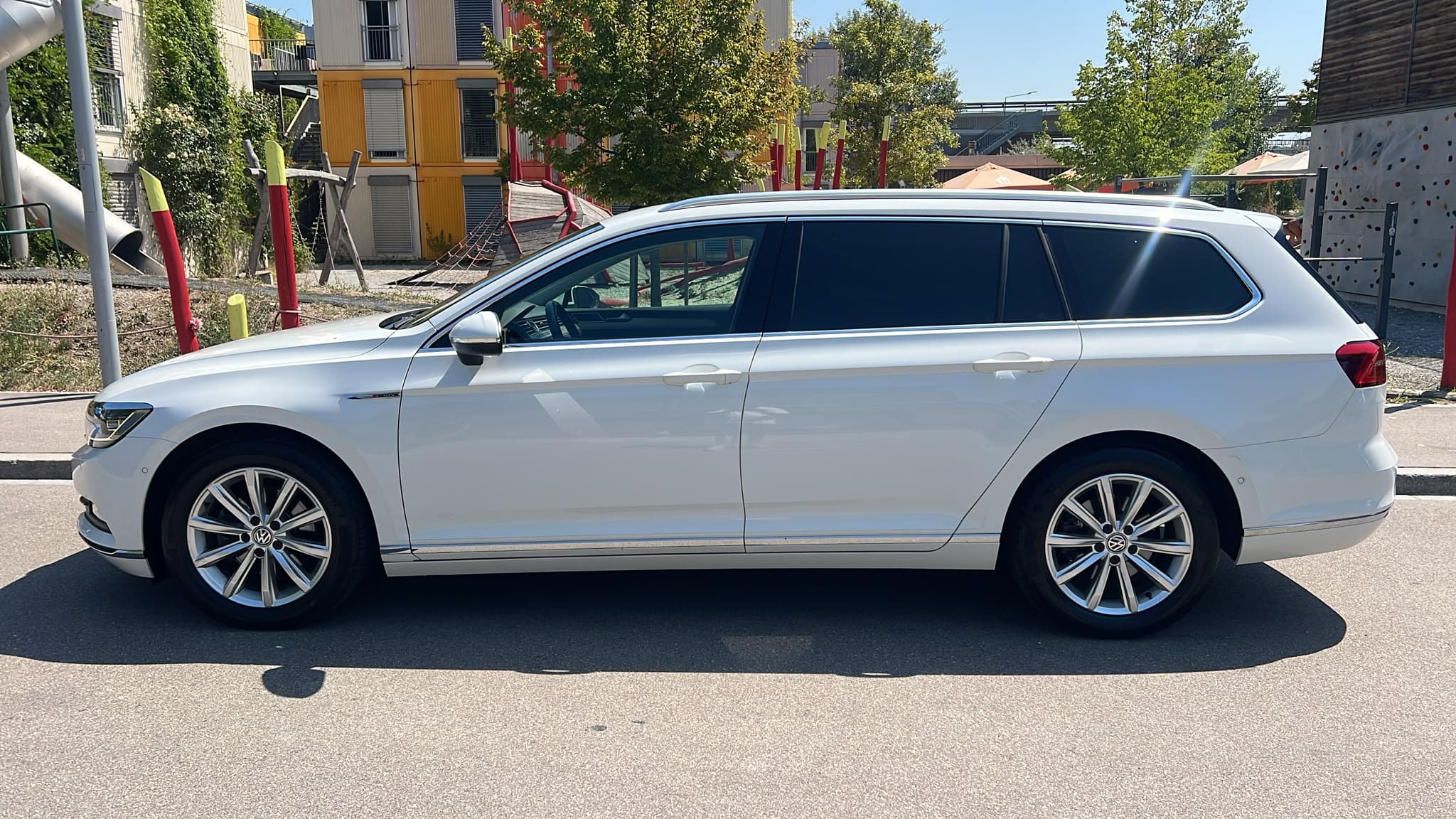 VW Passat Variant 2.0 TDI BMT Highline DSG 4Motion - Bild 4