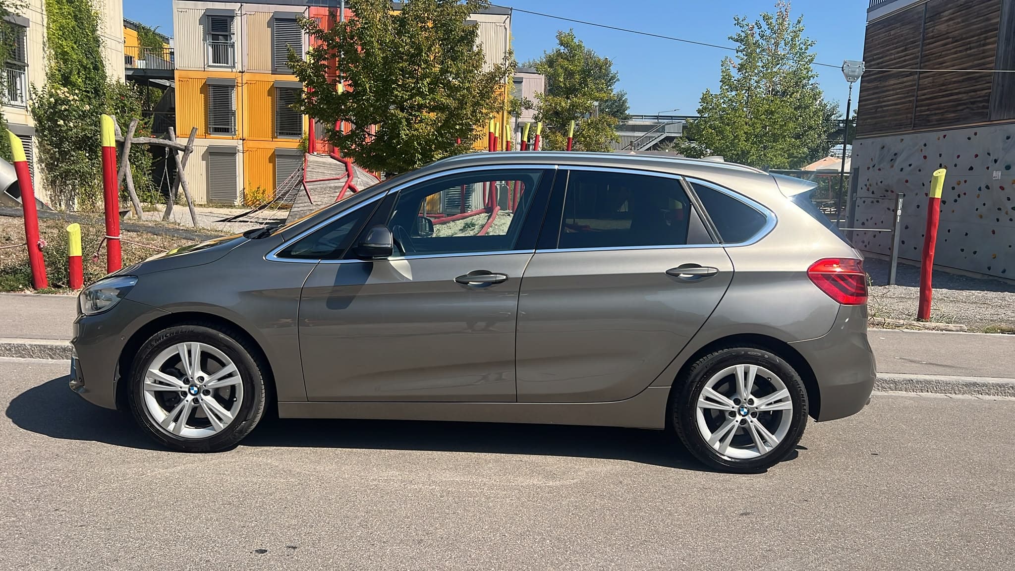 BMW 220d xDrive Active Tourer Luxury Line Steptronic - Bild 5