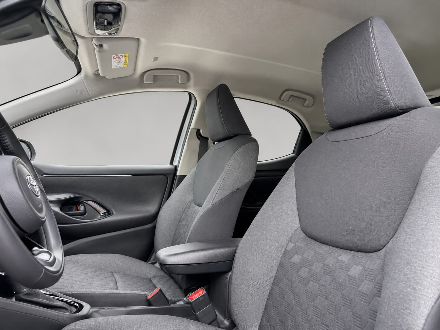 TOYOTA Yaris 1.5 Comfort e-CVT VVTi-HSD SPORT - Bild 5