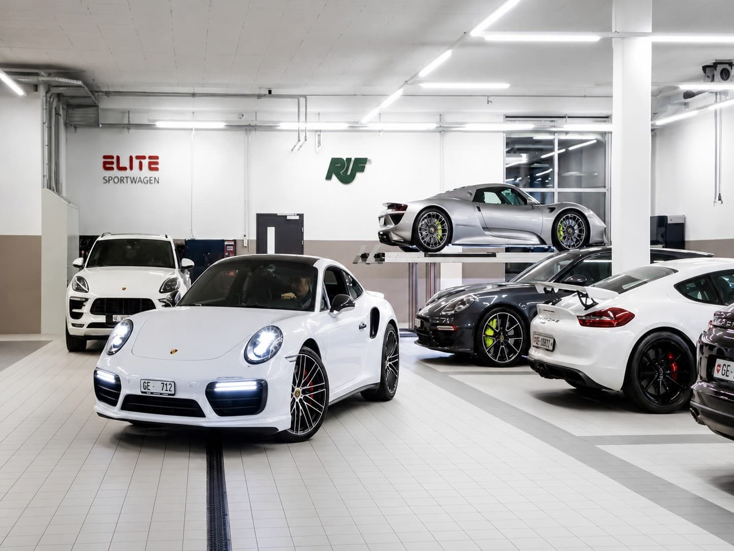 PORSCHE 718 Cayman GT4 RS PDK COLLECTION | WEISSACH | PCCB KERAMIK | MAGNESIUM | 700 KM - Bild 13