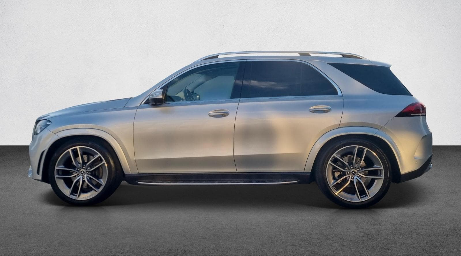 MERCEDES-BENZ GLE 300 d 4Matic AMG Line 9G-Tronic - Bild 9