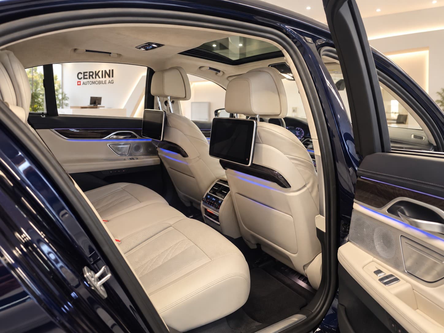BMW 750i xDrive Steptronic - Bild 9