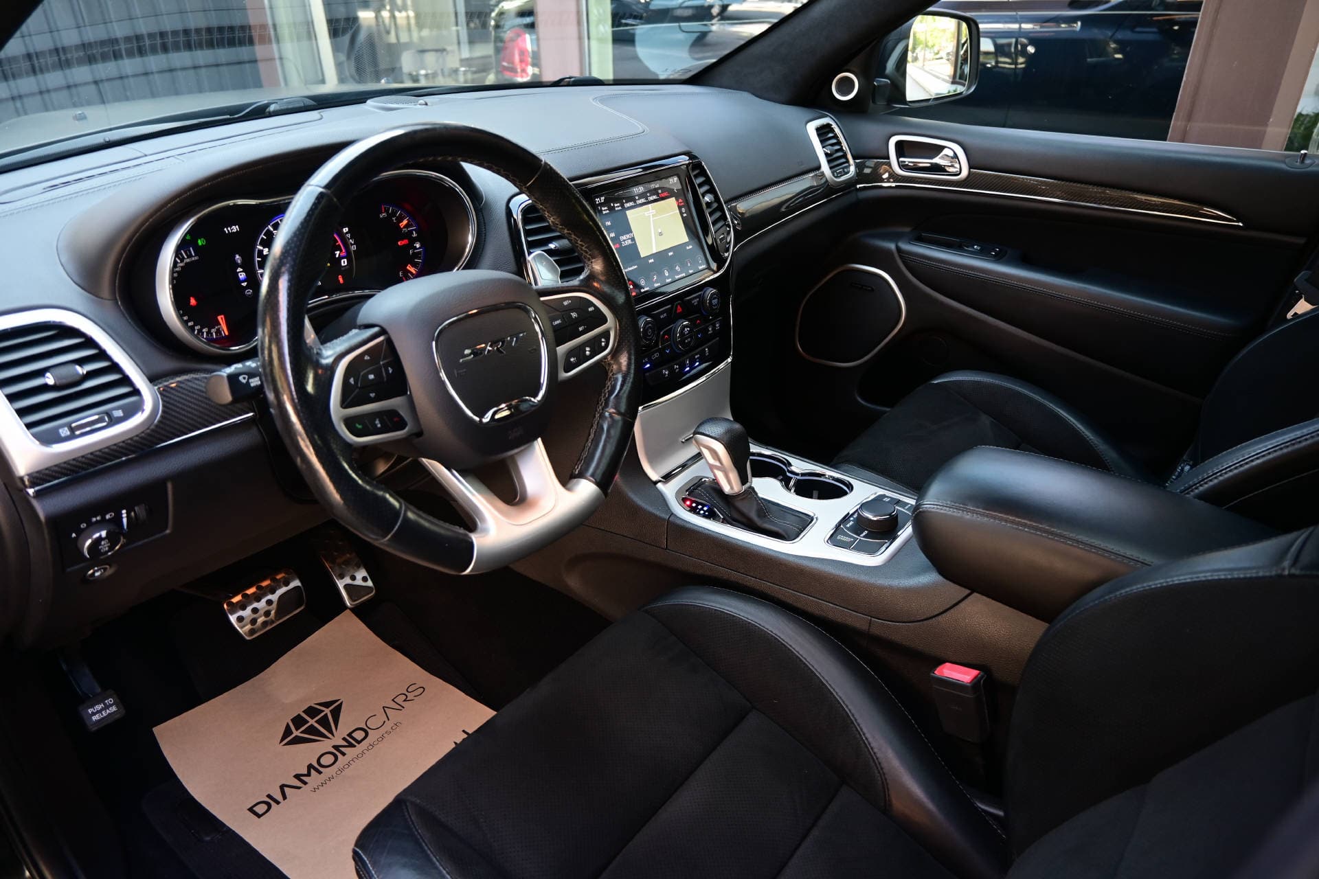 JEEP Grand Cherokee 6.4 V8 HEMI SRT8 *Matt Black*Carbon Interieur* - Bild 10