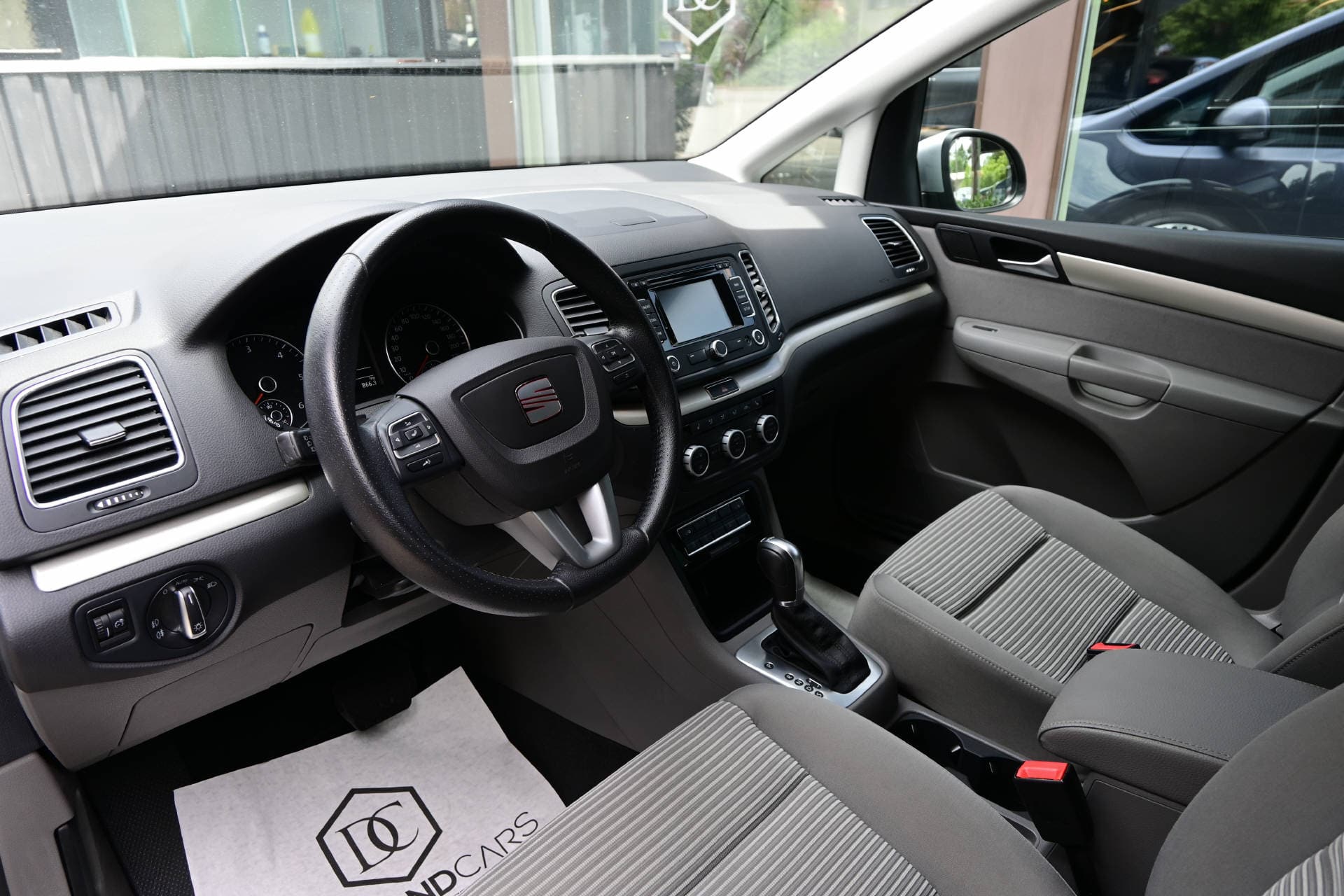 SEAT Alhambra 2.0 TDI Reference DSG*7Plätzer*integrierte Kindersitze*Anhängerkupplung* - Bild 10