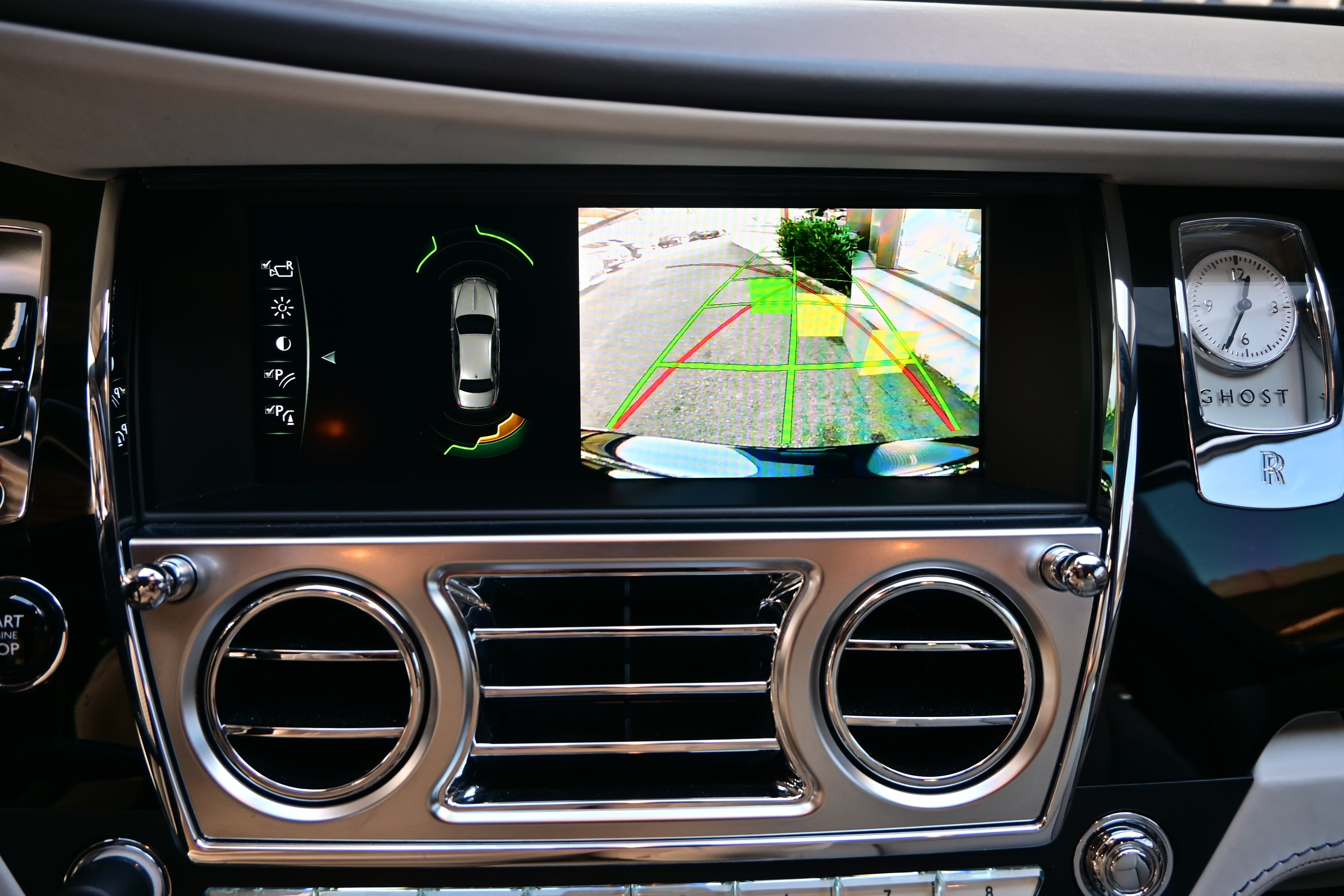 ROLLS-ROYCE Ghost 6.6 V12 *Facelift* HUD*Sternenhimmel*Nightvision* - Bild 24