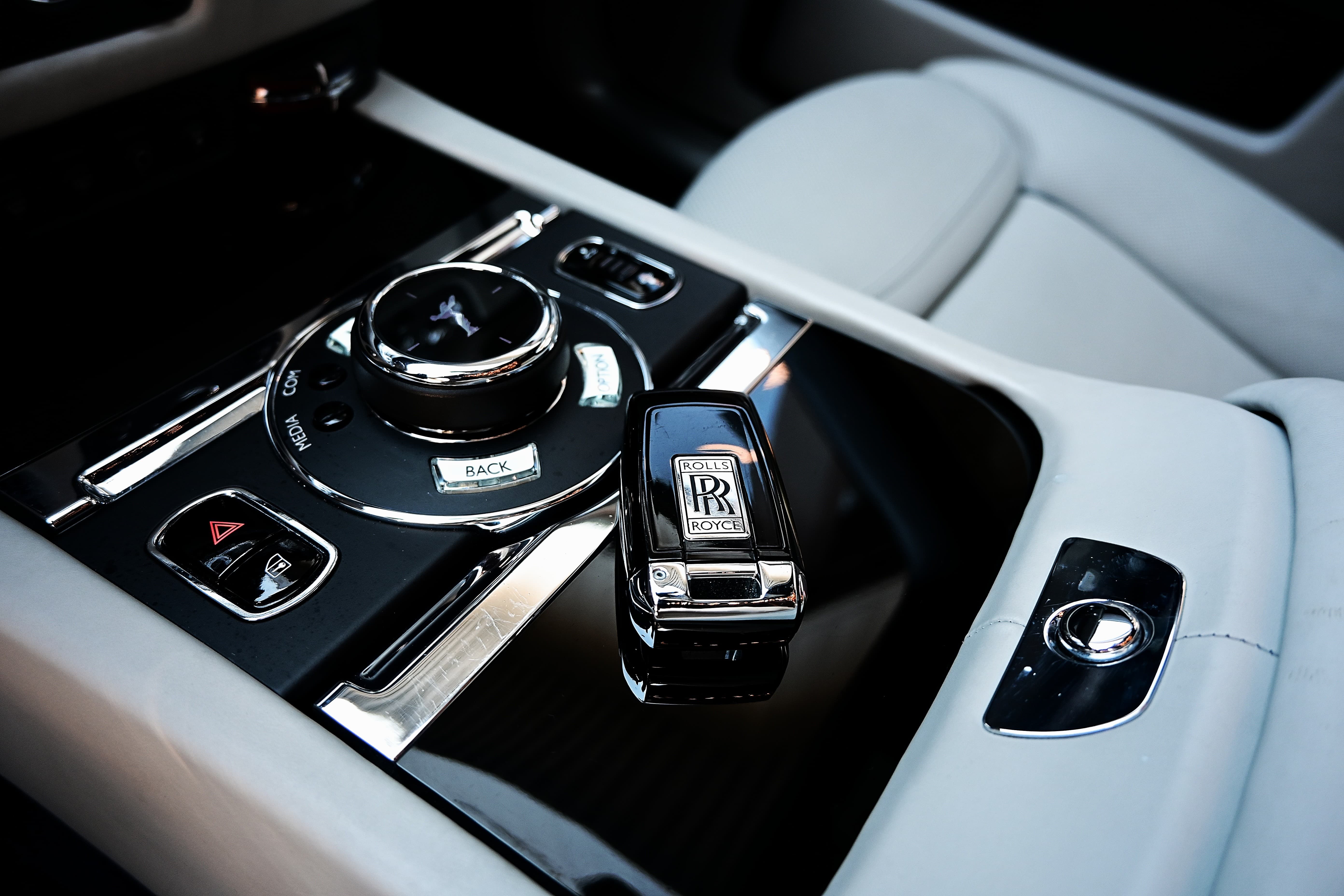 ROLLS-ROYCE Ghost 6.6 V12 *Facelift* HUD*Sternenhimmel*Nightvision* - Bild 18