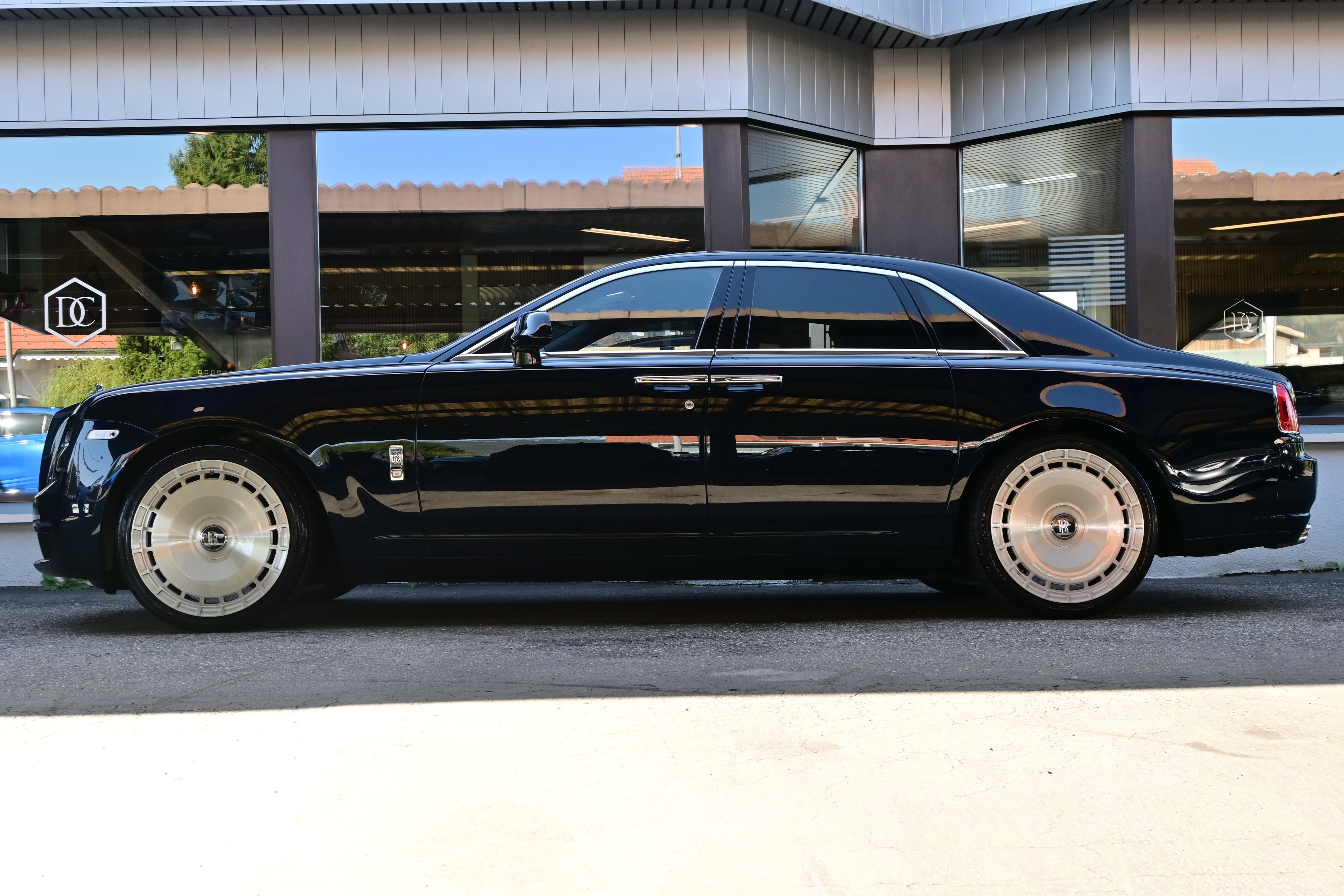 ROLLS-ROYCE Ghost 6.6 V12 *Facelift* HUD*Sternenhimmel*Nightvision* - Bild 4