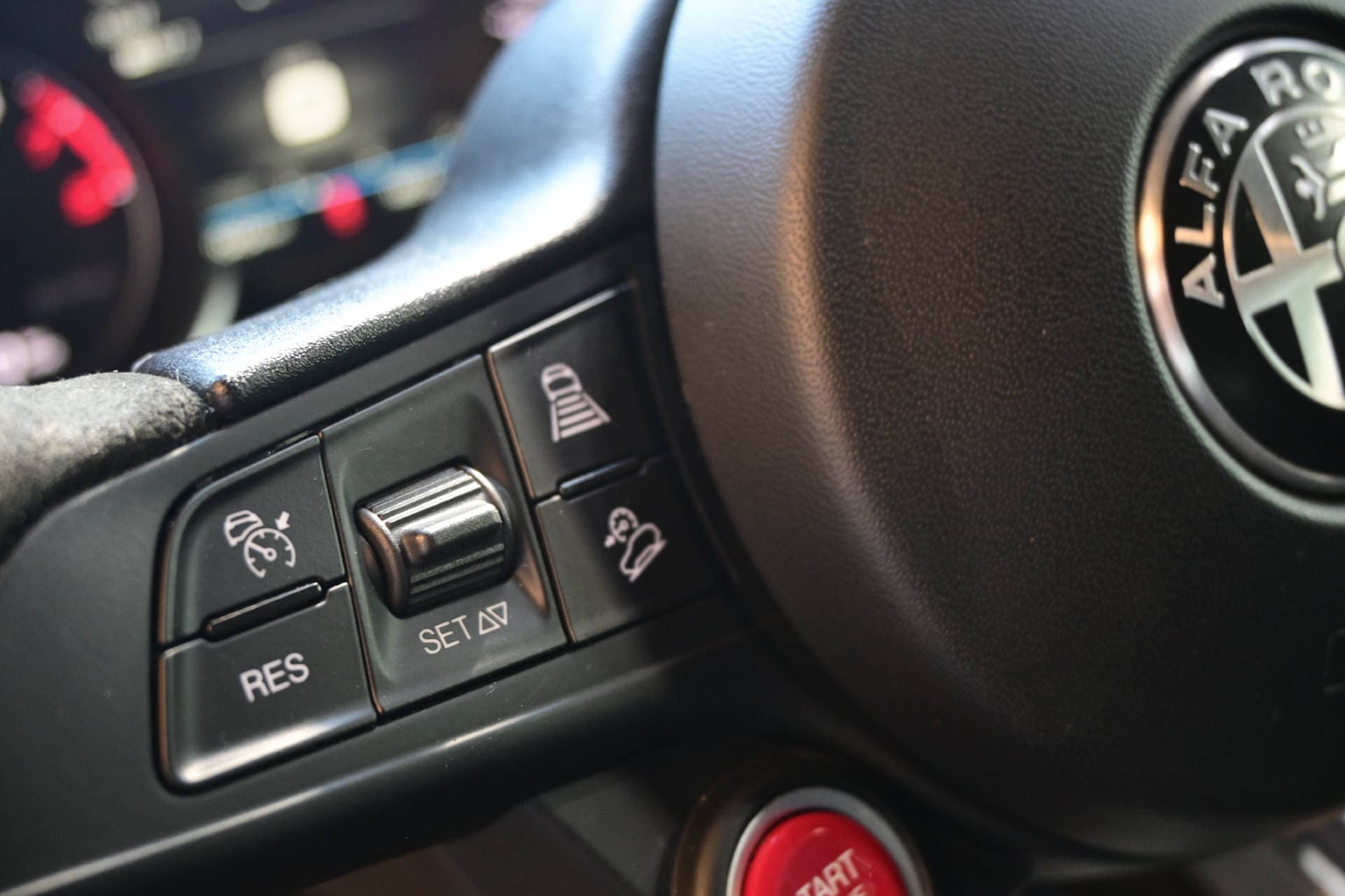 ALFA ROMEO Stelvio 2.9 V6 Biturbo Q4 Quadrifoglio *Montecarlo Blau*Gratis Service bis 100'000km oder 10 Jahre** - Bild 14