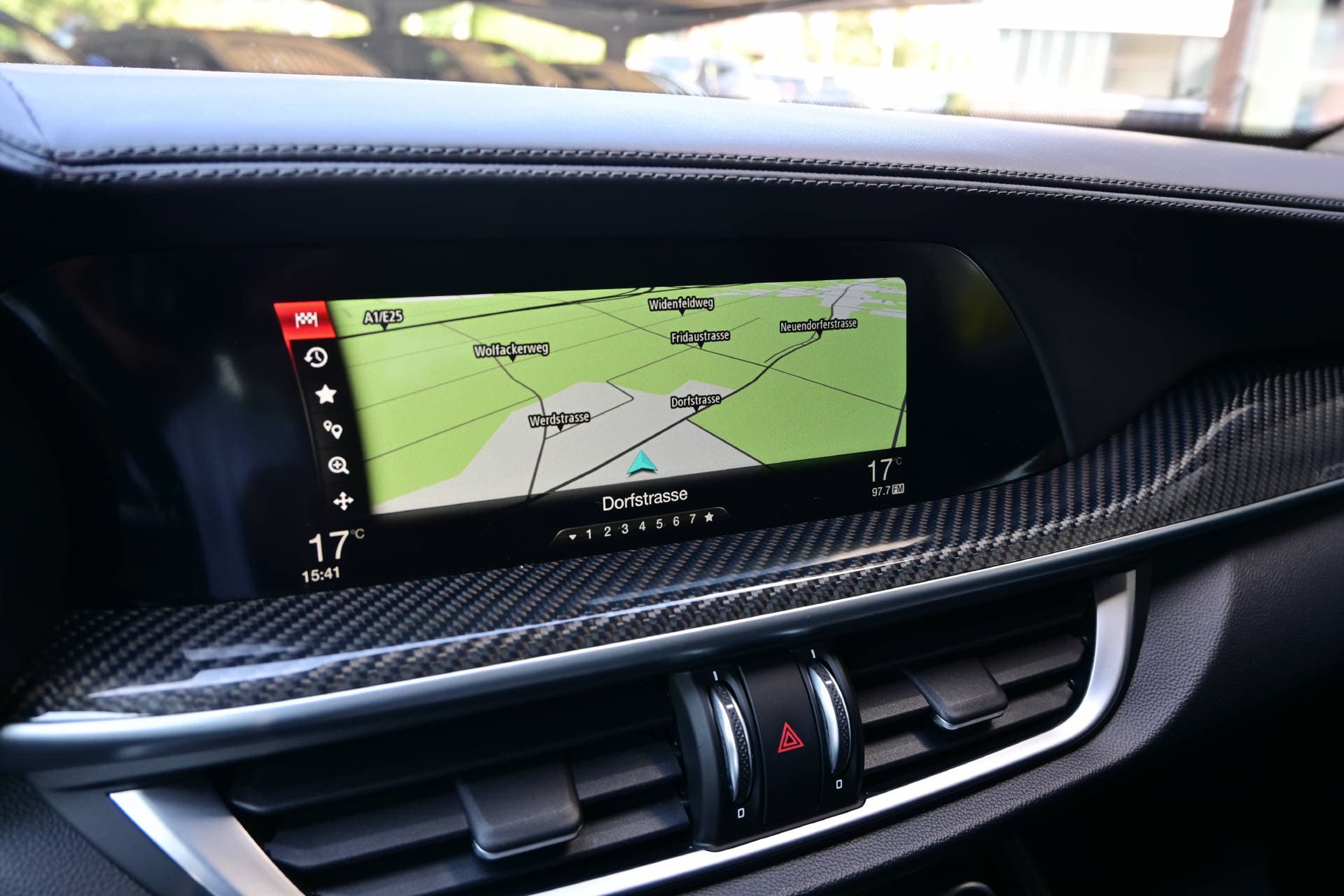 ALFA ROMEO Stelvio 2.9 V6 Biturbo Q4 Quadrifoglio *Montecarlo Blau*Gratis Service bis 100'000km oder 10 Jahre** - Bild 26