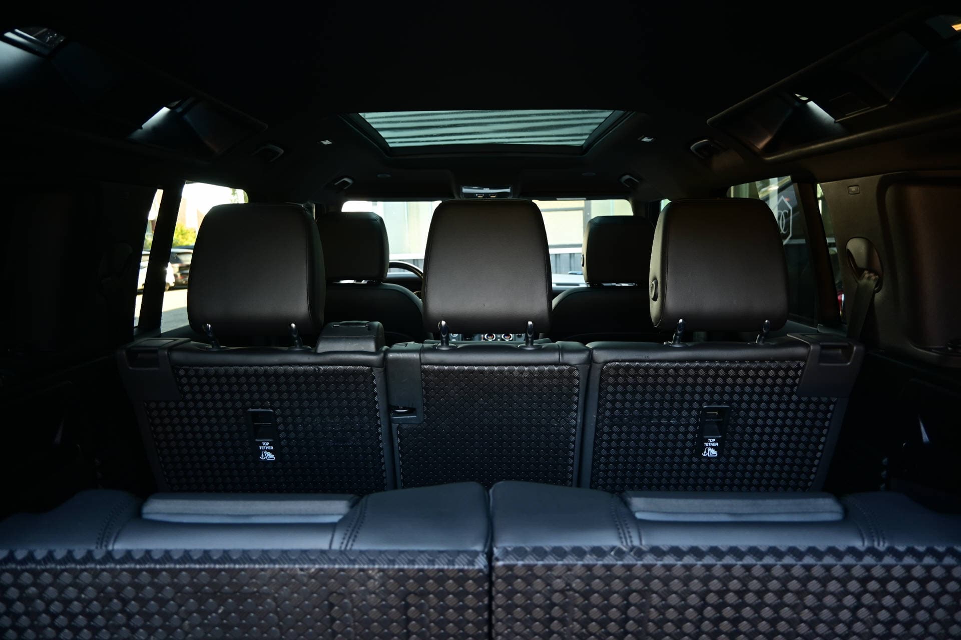 LAND ROVER Defender 110 3.0 D I6 250 X-Dynamic *All Black*Offroad*7 Plätzer* - Bild 31
