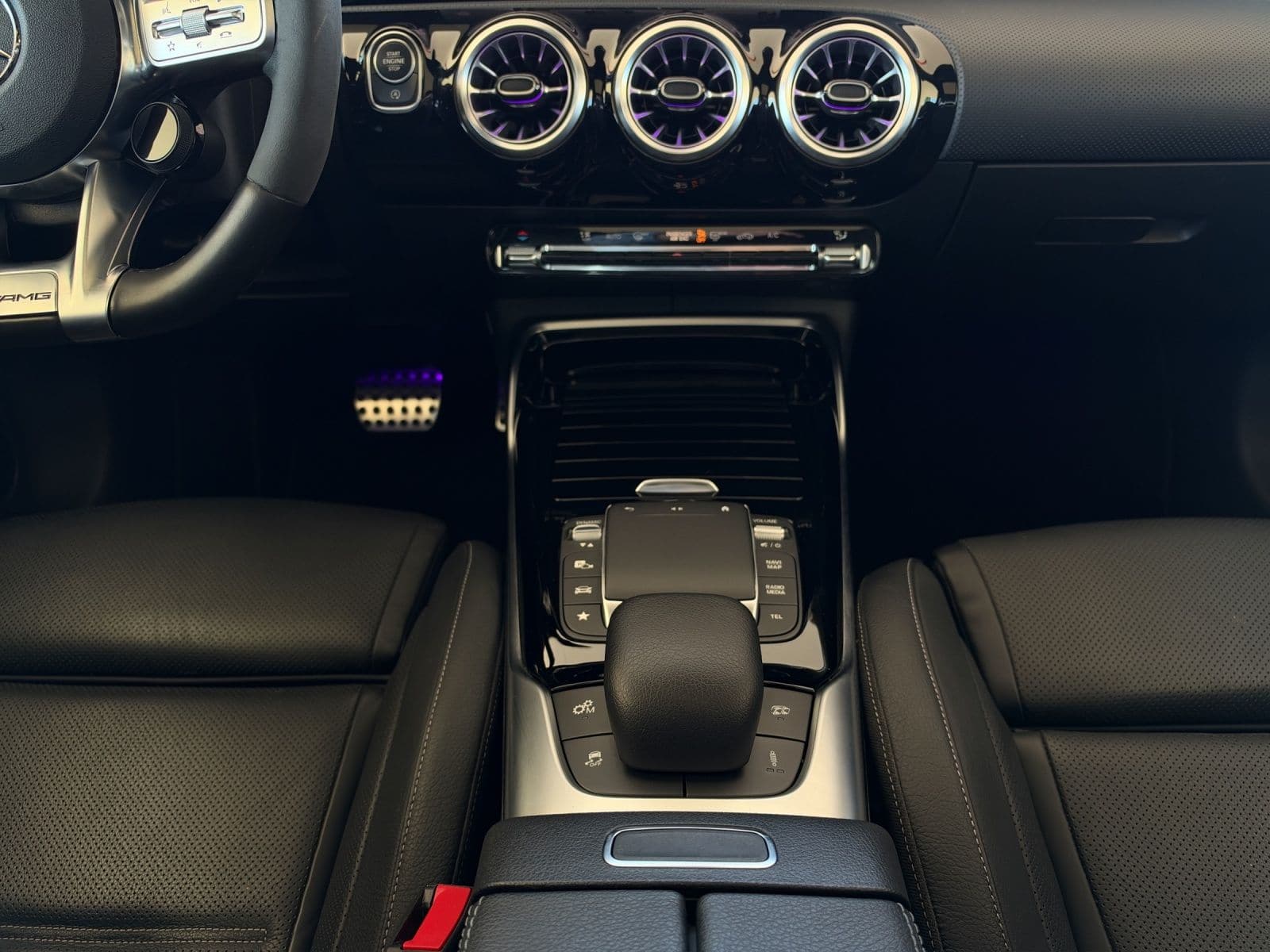 MERCEDES-BENZ A 45 AMG A 45 S AMG 4Matic+ Speedshift - Bild 13