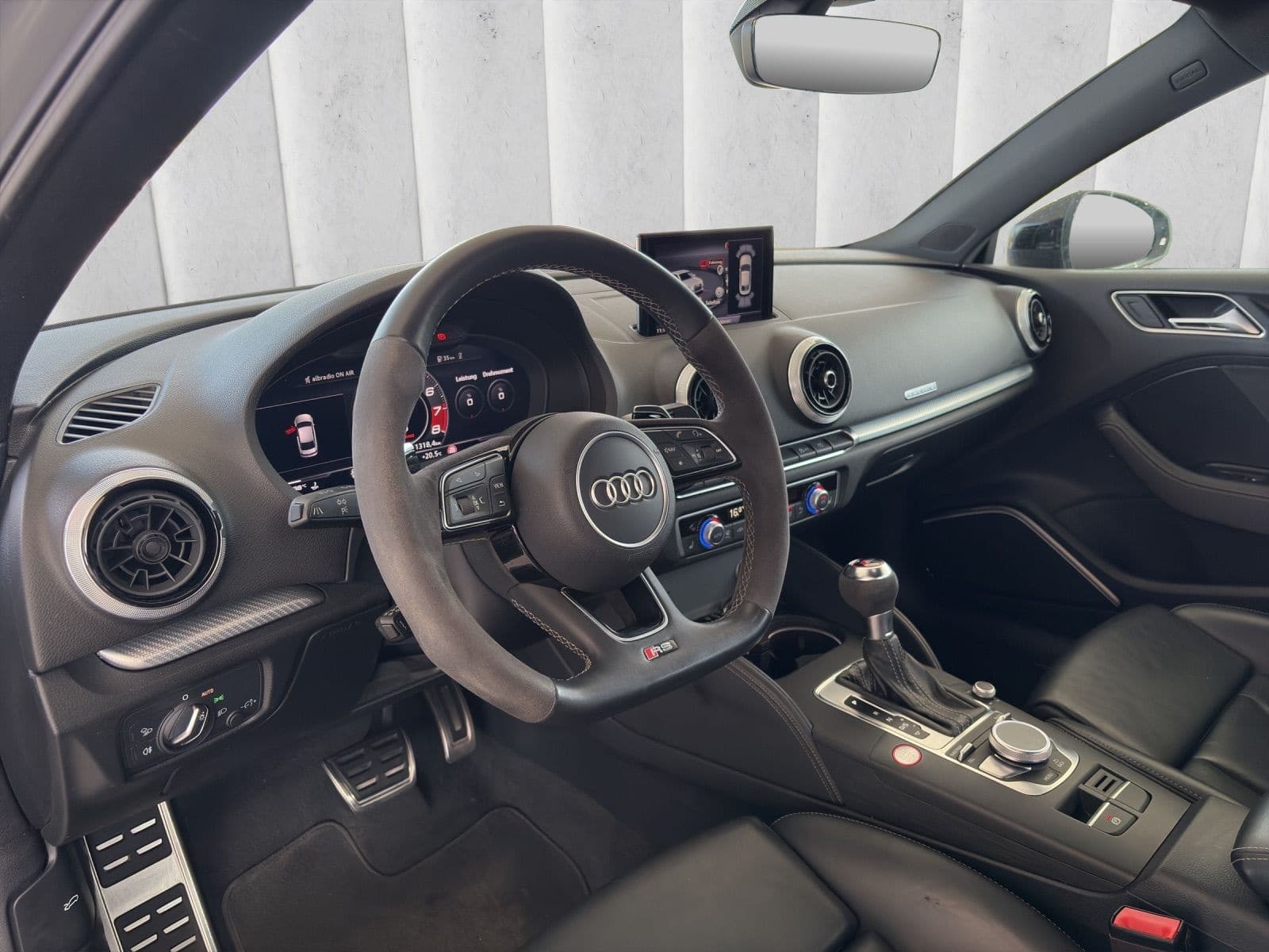 AUDI RS3 Limousine 2.5 TSI quattro S-tronic - Bild 9
