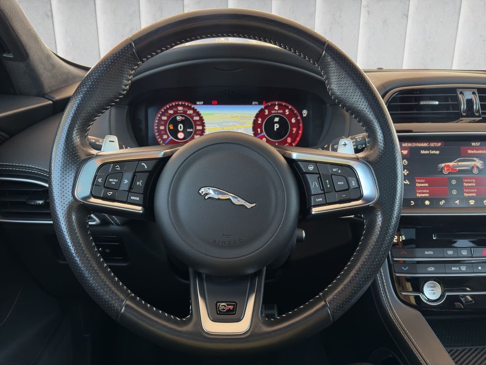 JAGUAR F-Pace 5.0 V8 SVR AWD Automatik - Bild 11