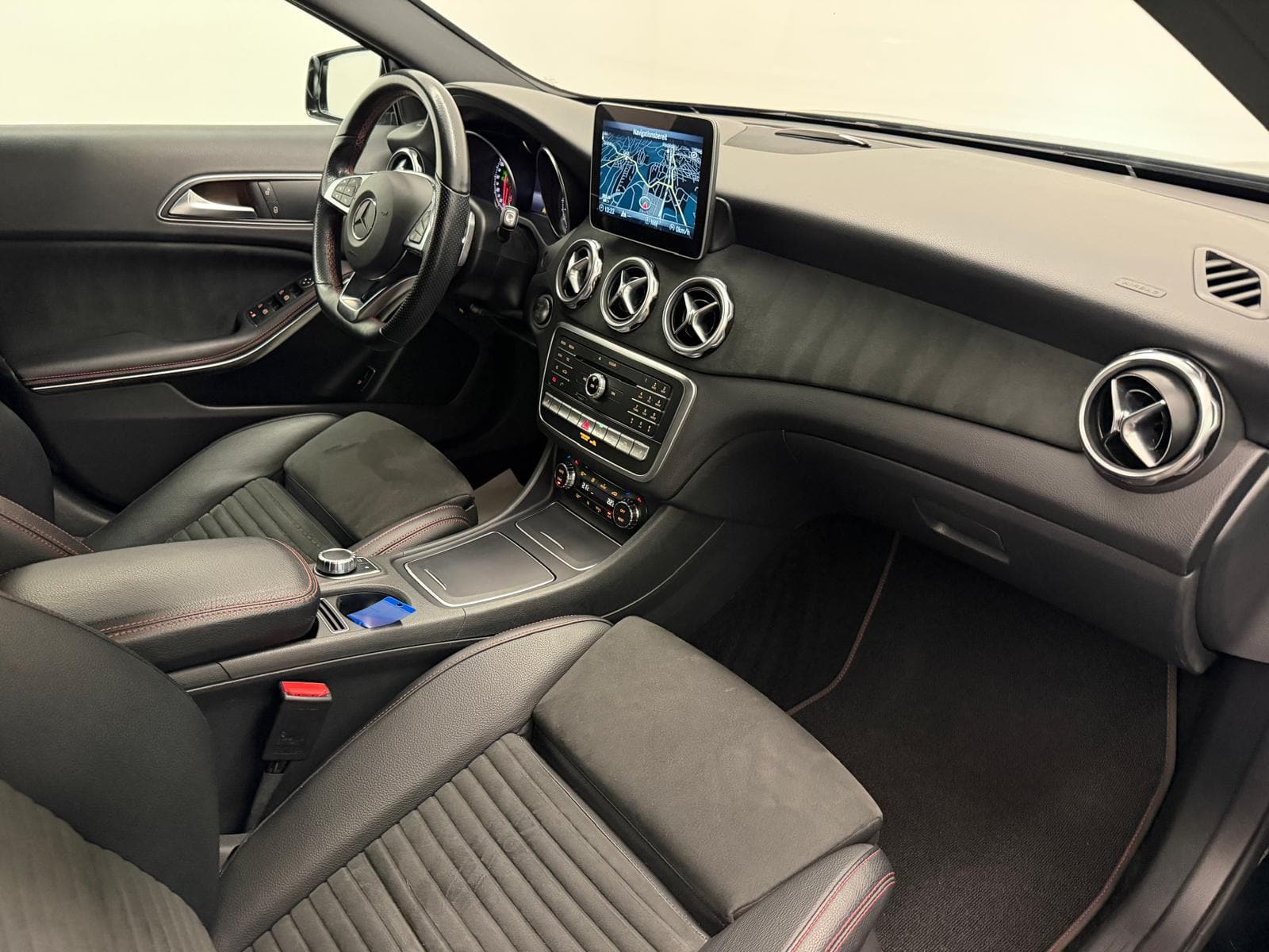 MERCEDES-BENZ GLA 220 AMG Line 4m - Bild 11
