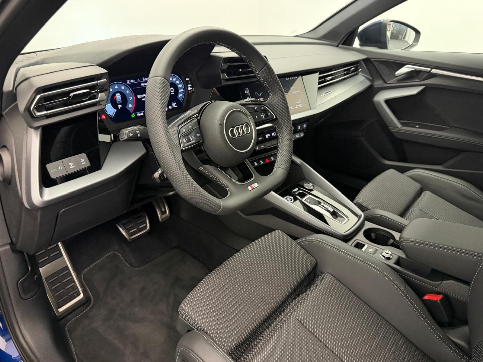 AUDI A3 Sportback 35 TFSI S Line S-Tronic - Bild 11