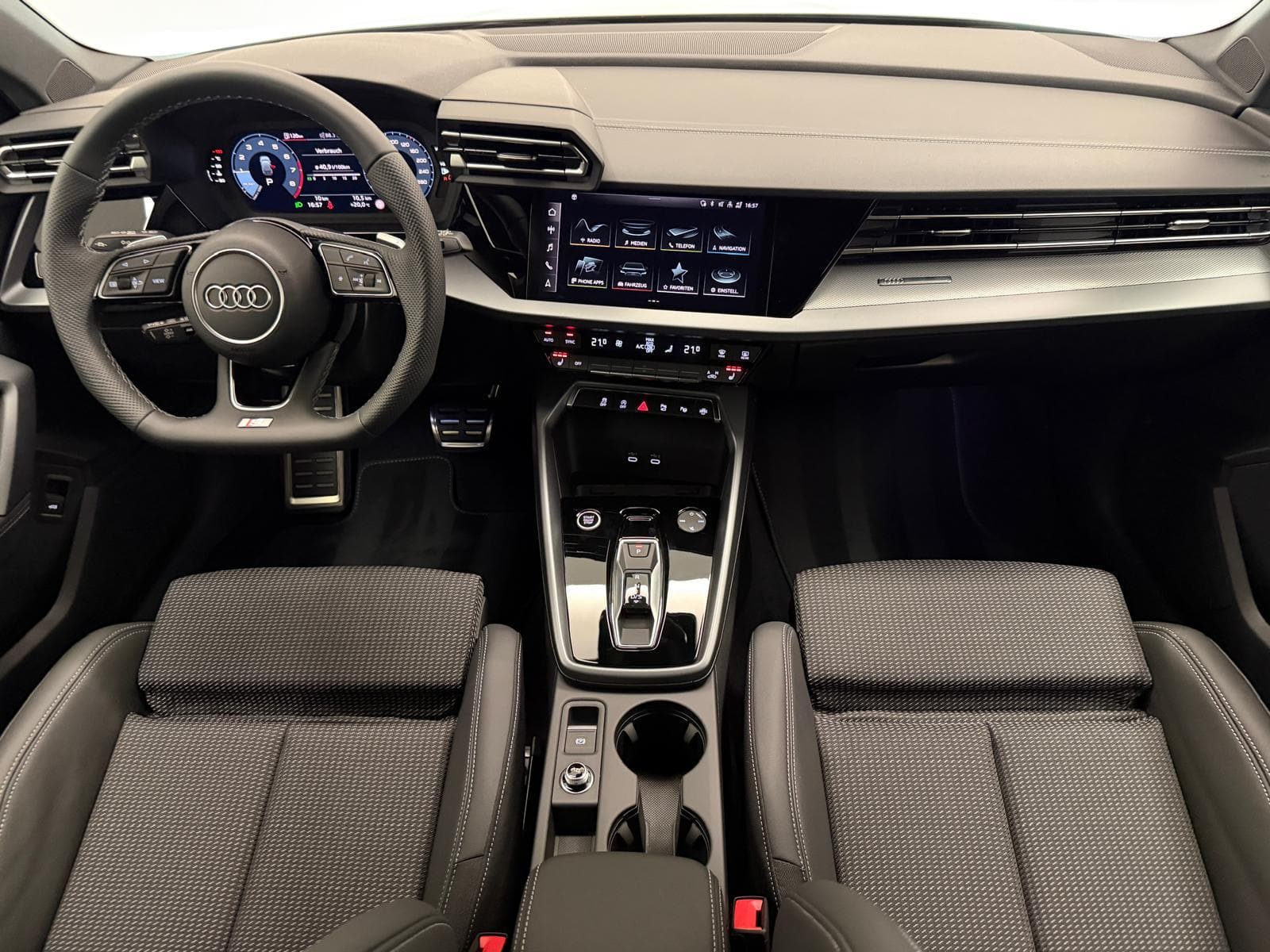 AUDI A3 Sportback 35 TFSI S Line S-Tronic - Bild 13