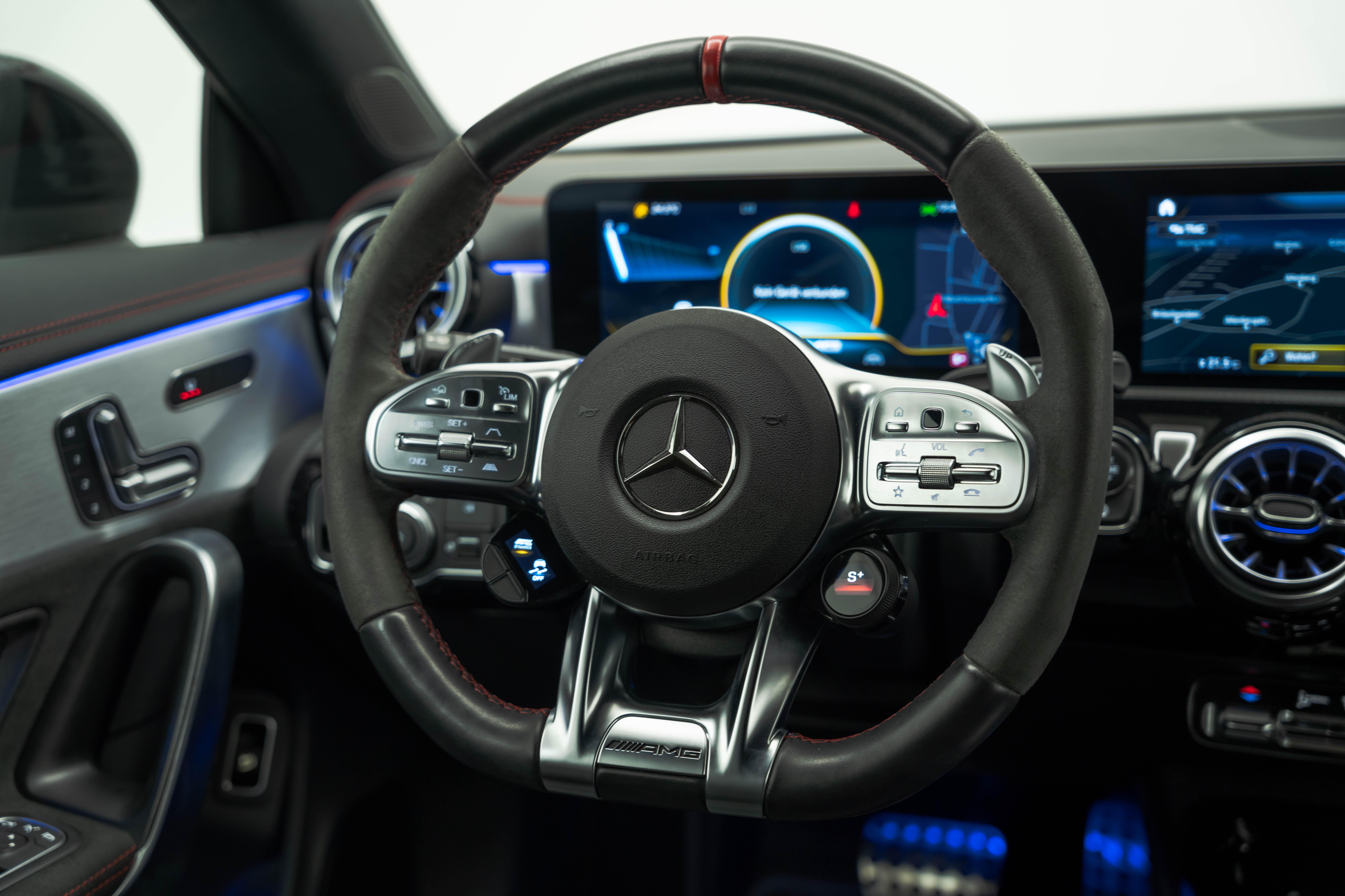 MERCEDES-BENZ CLA-Klasse Shooting Brake CLA 35 AMG 4matic - Bild 16