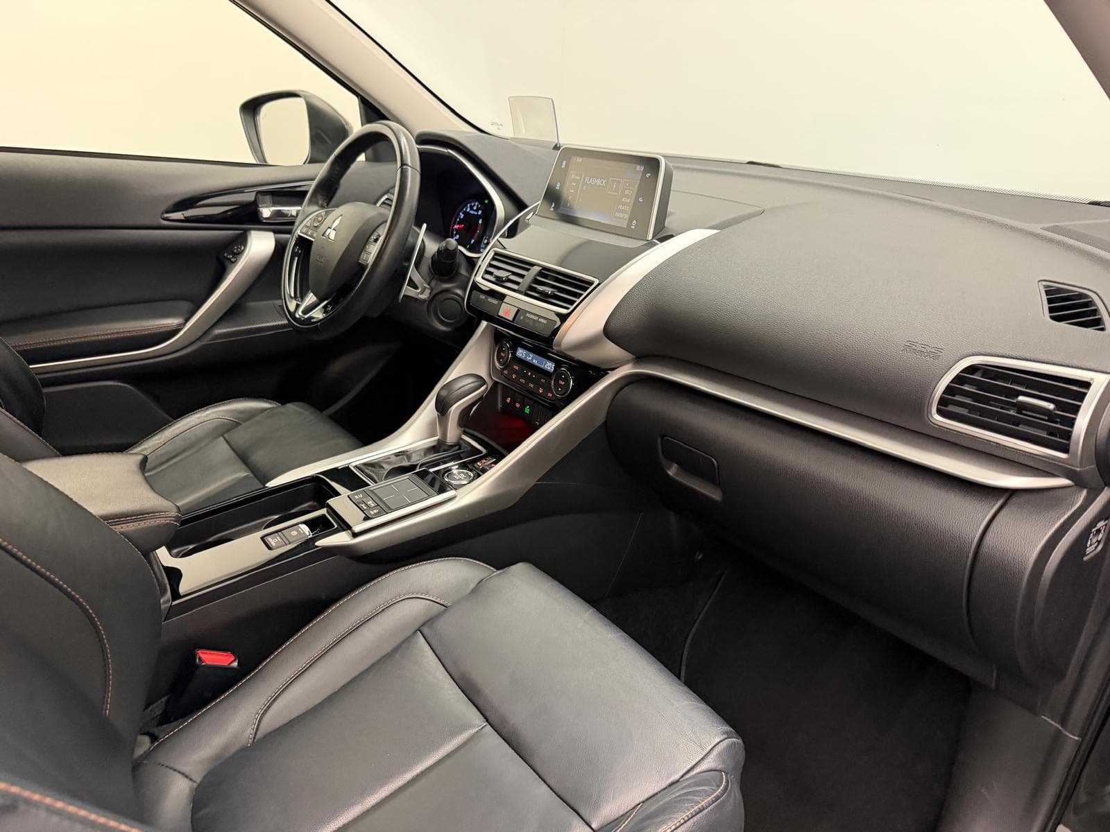 MITSUBISHI Eclipse Cross 1.5 T Diamond 4x4 - Bild 11