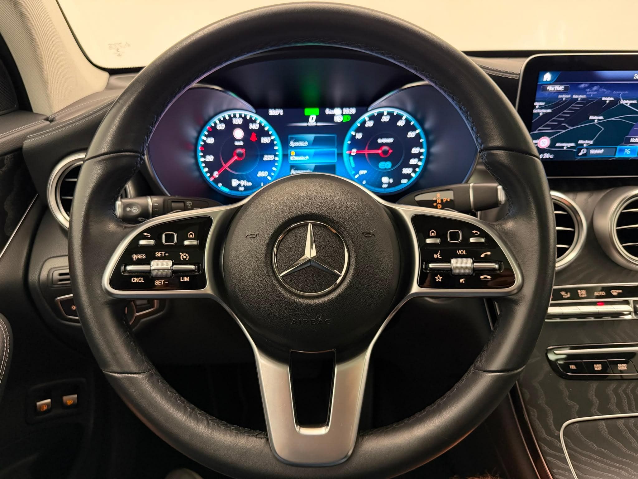 MERCEDES-BENZ GLC 300 e 4m - Bild 18