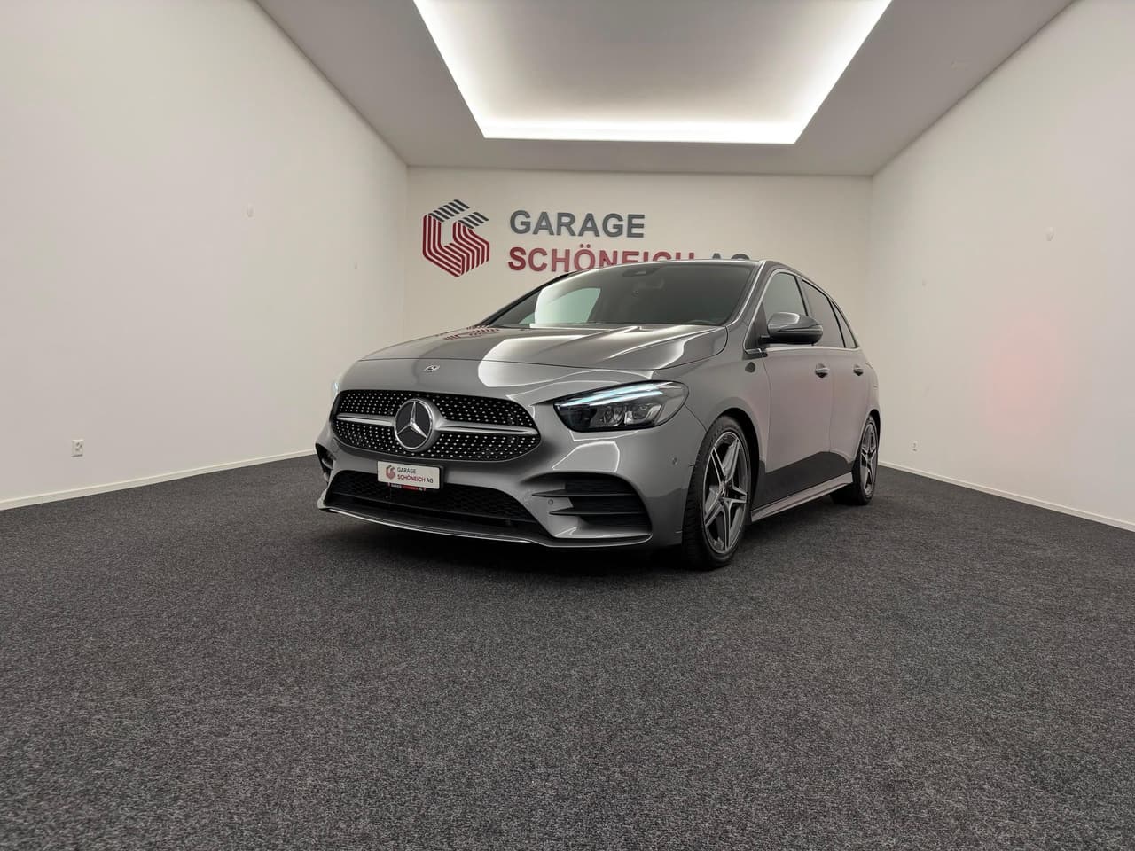 MERCEDES-BENZ B 200 AMG Line