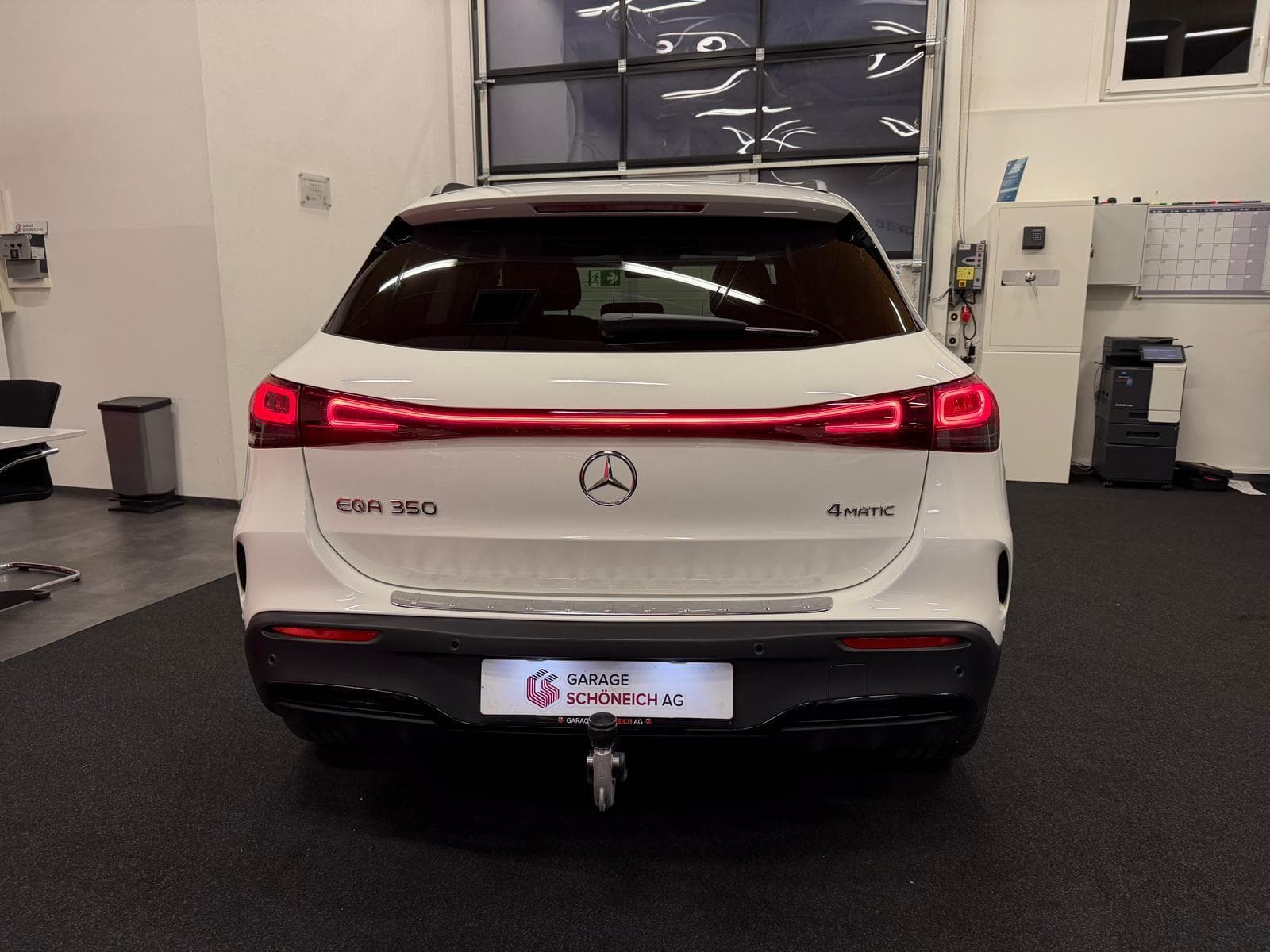 MERCEDES-BENZ EQA 350 Swiss Star AMG Line 4matic - Bild 7