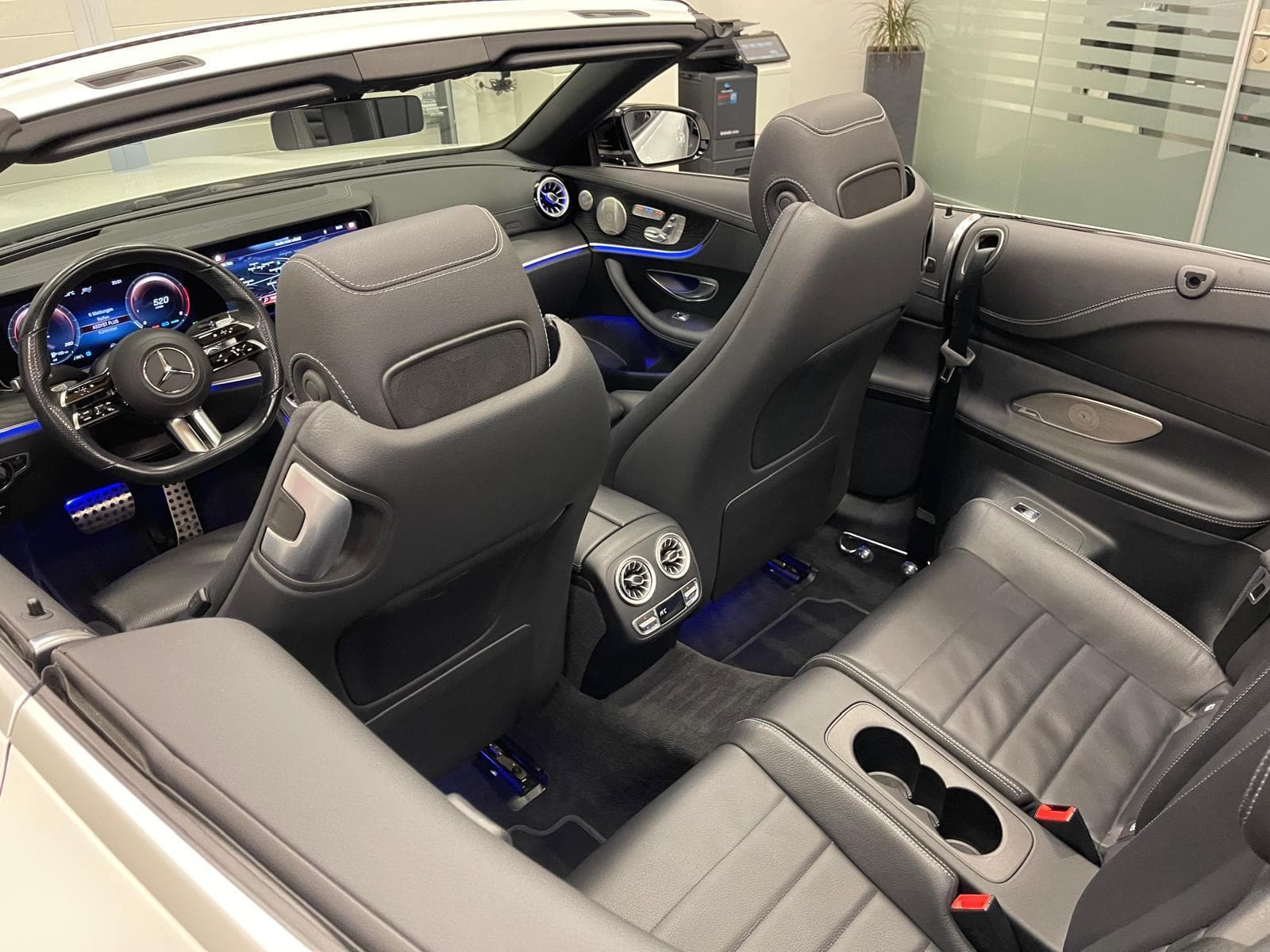 MERCEDES-BENZ E 450 AMG Line 4matic Cabriolet - Bild 13