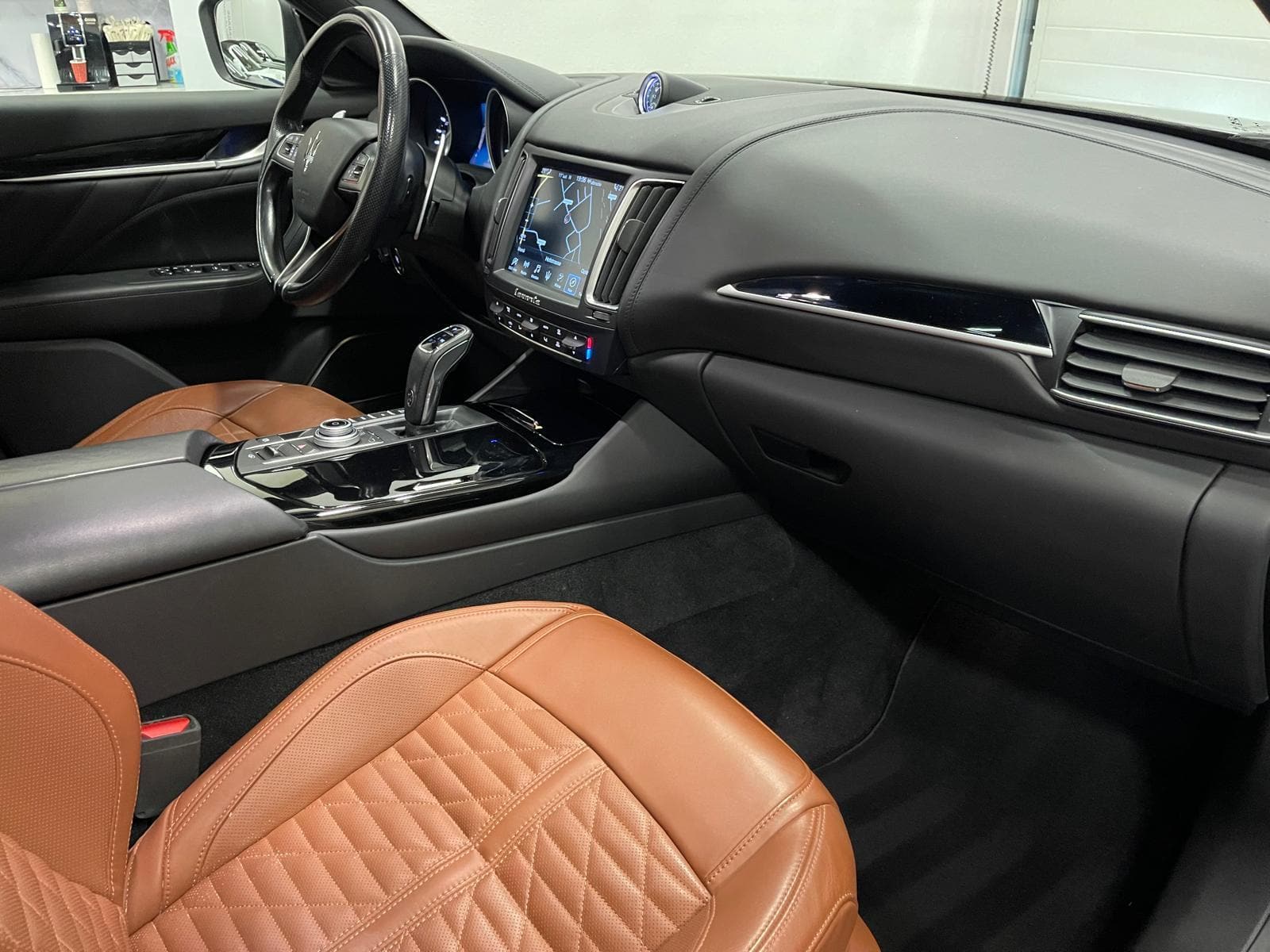 MASERATI Levante 3.0 V6 GranSport - Bild 11