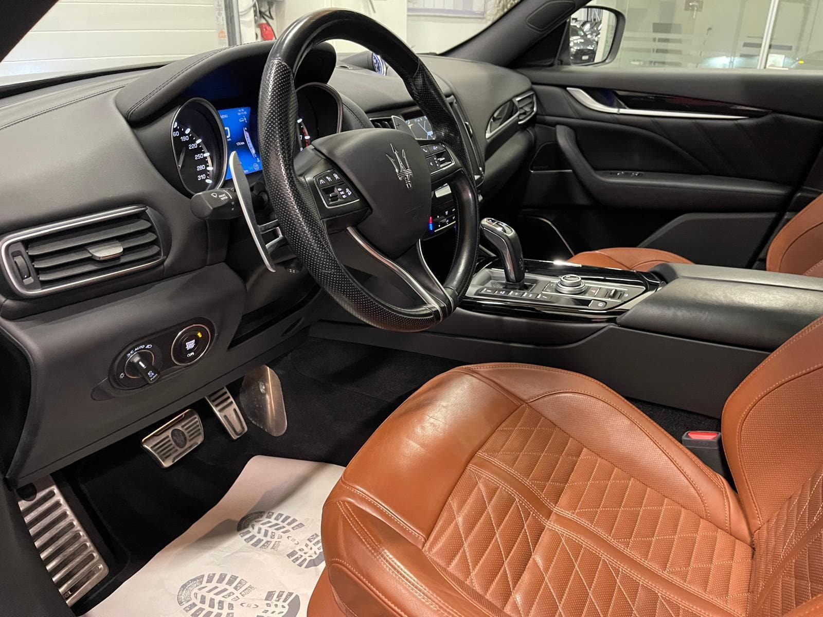 MASERATI Levante 3.0 V6 GranSport - Bild 10