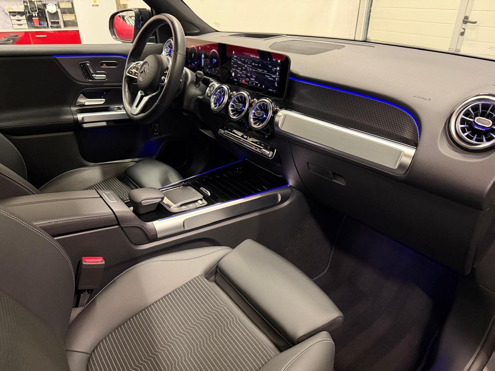 MERCEDES-BENZ GLB 220 d Progressive 4matic - Bild 9