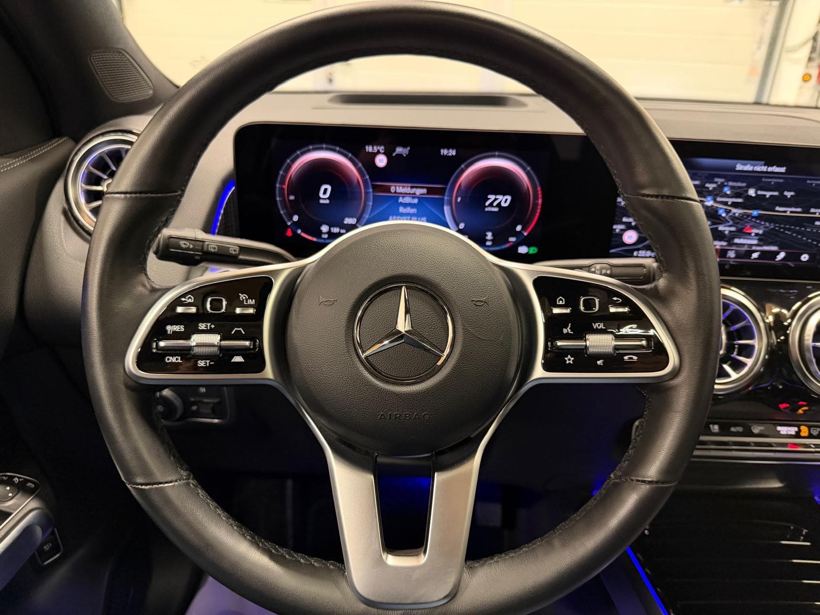 MERCEDES-BENZ GLB 220 d Progressive 4matic - Bild 20