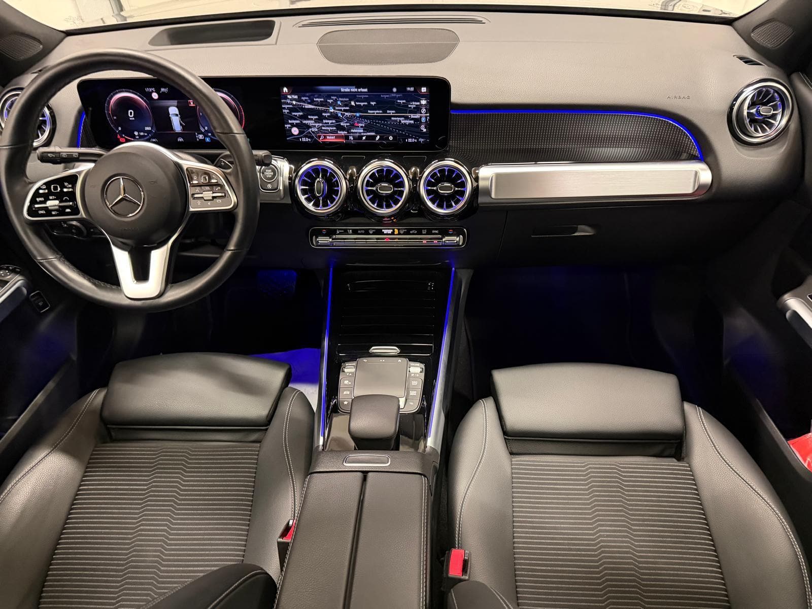 MERCEDES-BENZ GLB 220 d Progressive 4matic - Bild 11