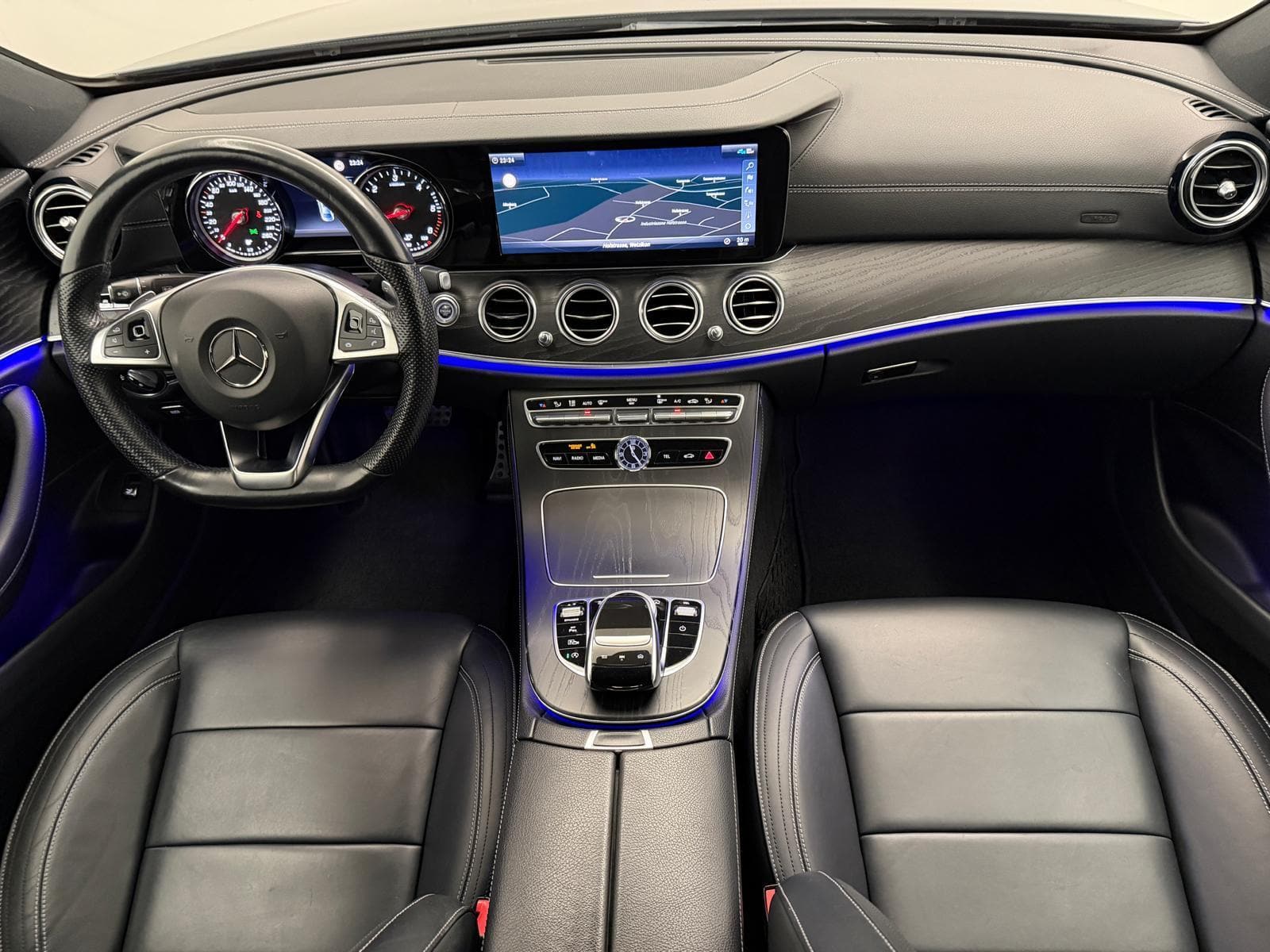 MERCEDES-BENZ E-Klasse W213 E 350 d AMG Line 4Matic - Bild 14