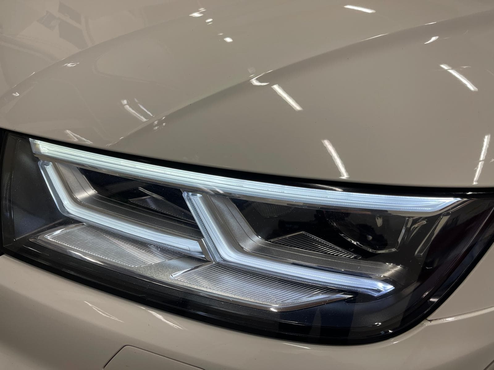AUDI SQ5 3.0 V6 TFSI quattro T-Tronic - Bild 8