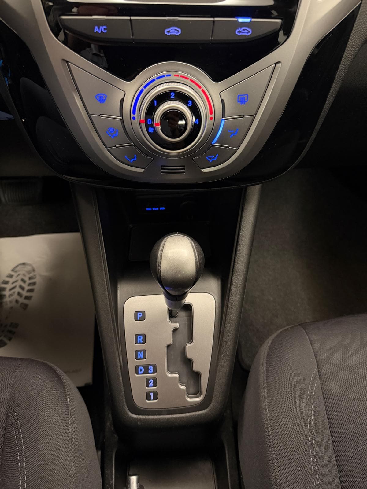HYUNDAI ix20 1.6 Style - Bild 17