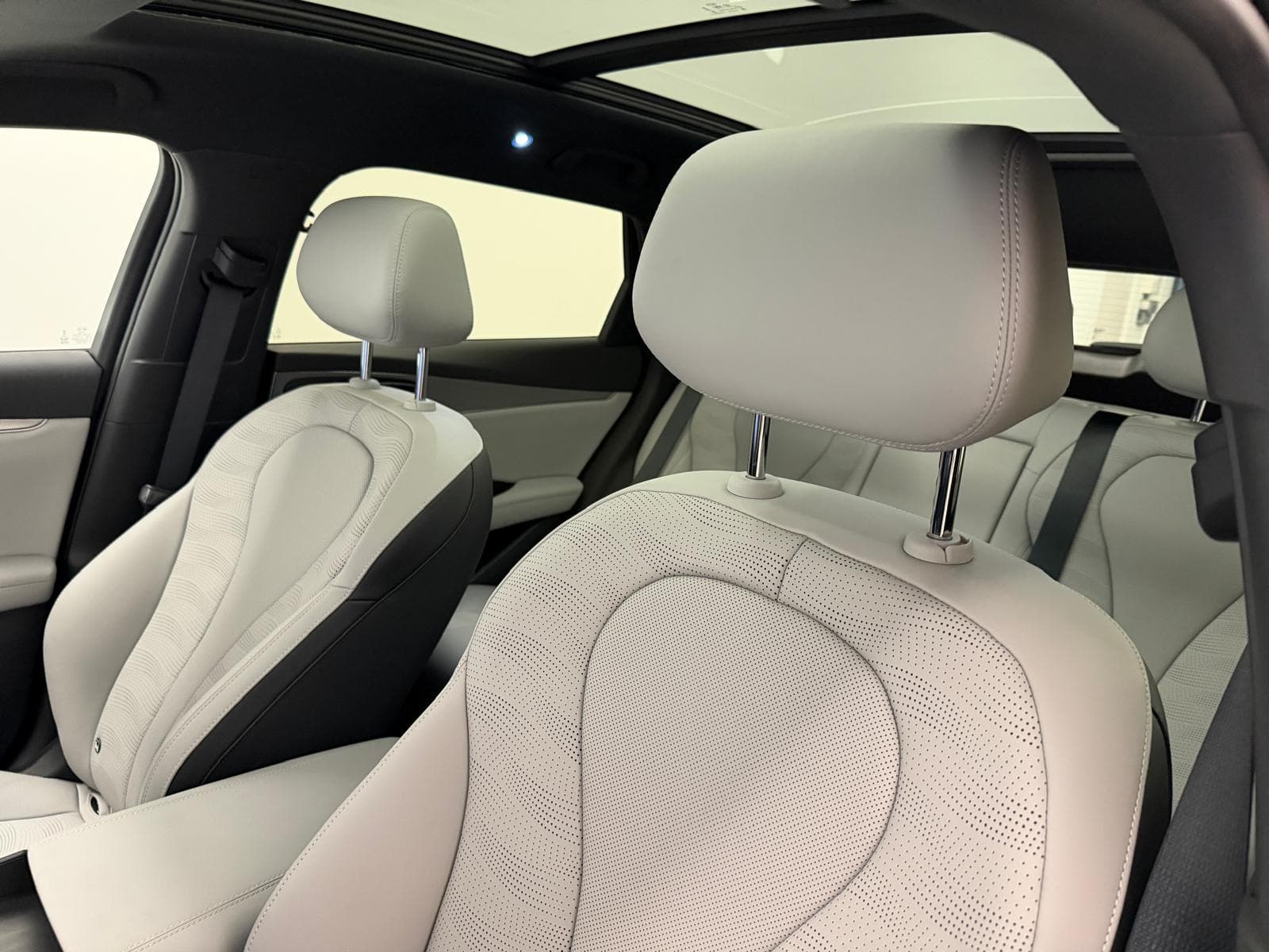 BYD Seal 6 DM-i Touring Comfort - Bild 15