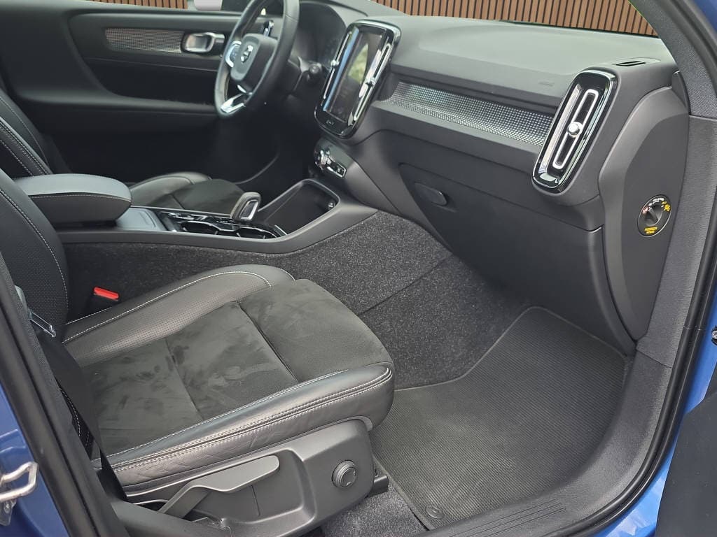 VOLVO XC40 2.0 B4 MH R-Design AWD - Bild 14
