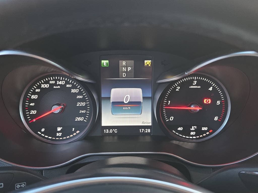MERCEDES-BENZ GLC 250 d AMG Line 4m - Bild 18