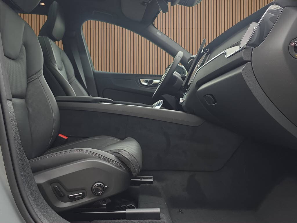 VOLVO XC60 2.0 T8 TE Black Edition eAWD - Bild 14