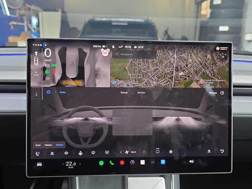 TESLA Model Y Performance AWD - Bild 26
