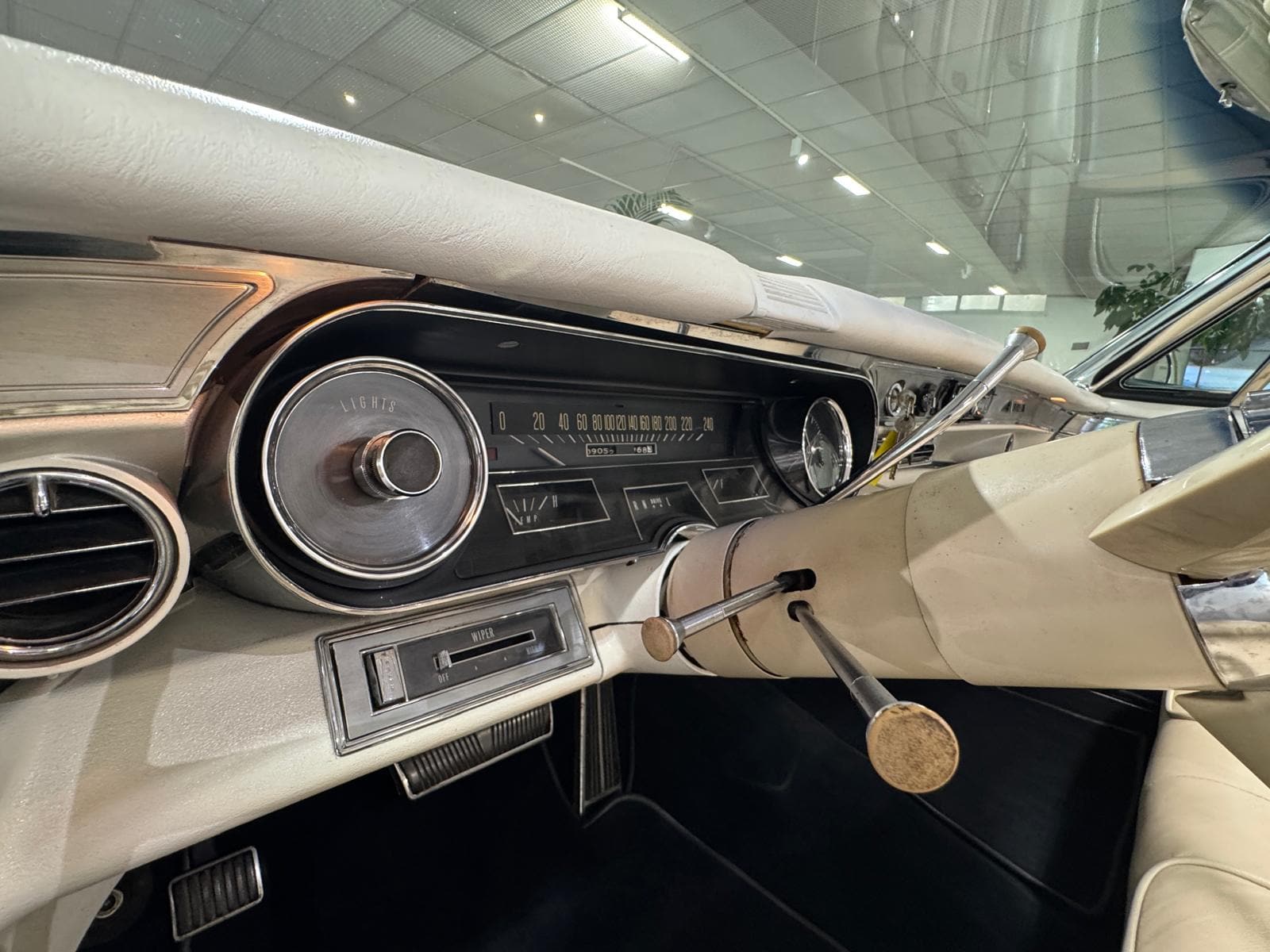 CADILLAC DEVILLE - Bild 15