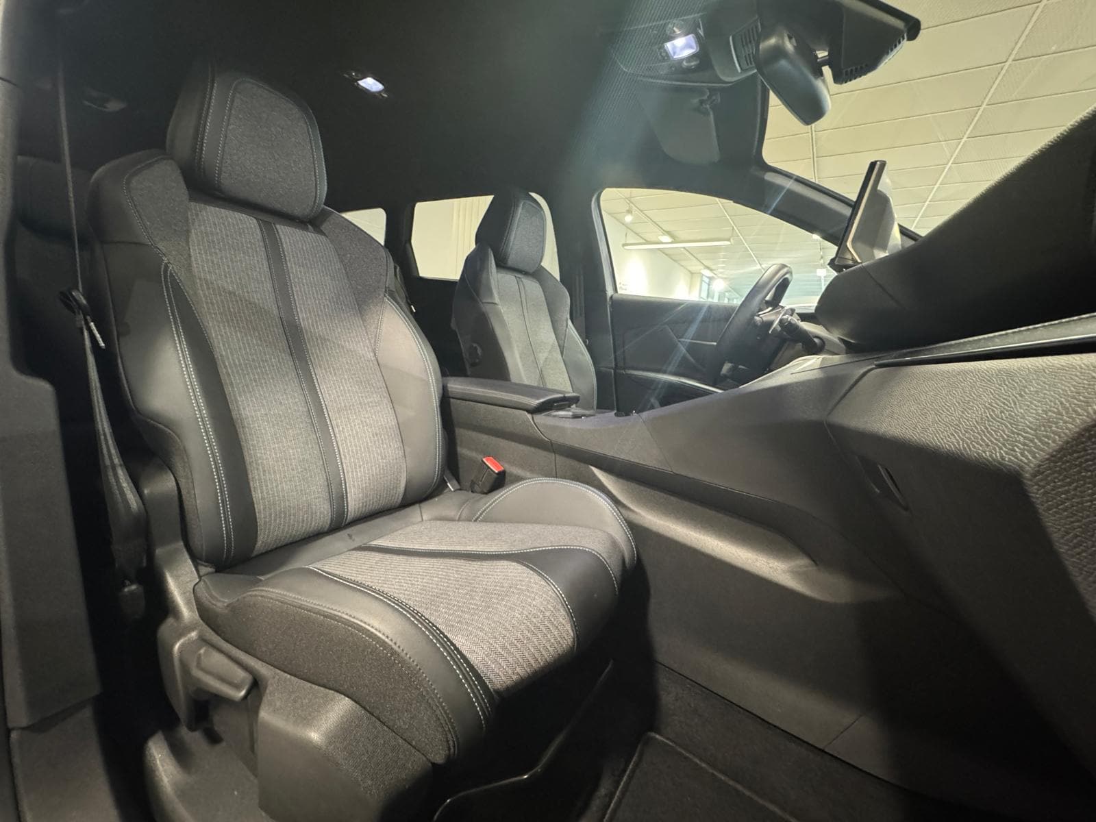 PEUGEOT 5008 1.5 BlueHDi Allure Pack - Bild 12