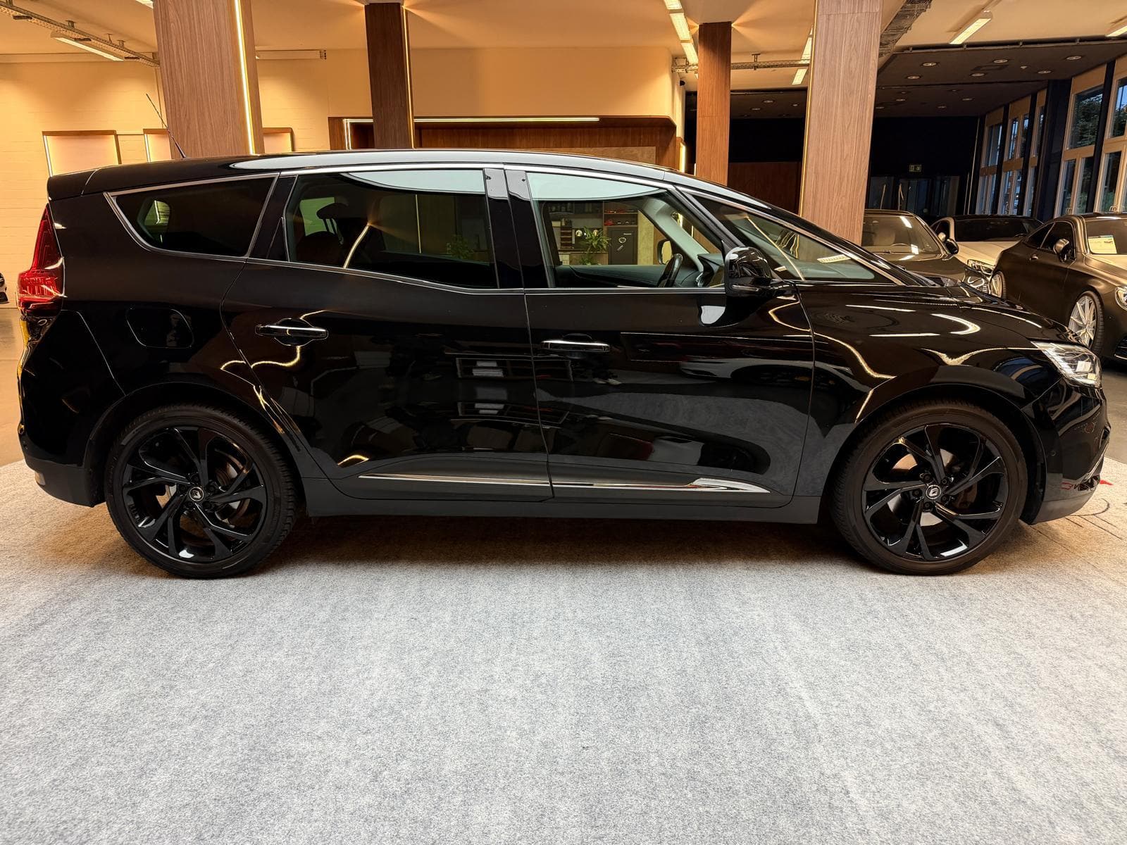 RENAULT Grand Scénic 1.8 Blue dCi Zen EDC - Bild 9